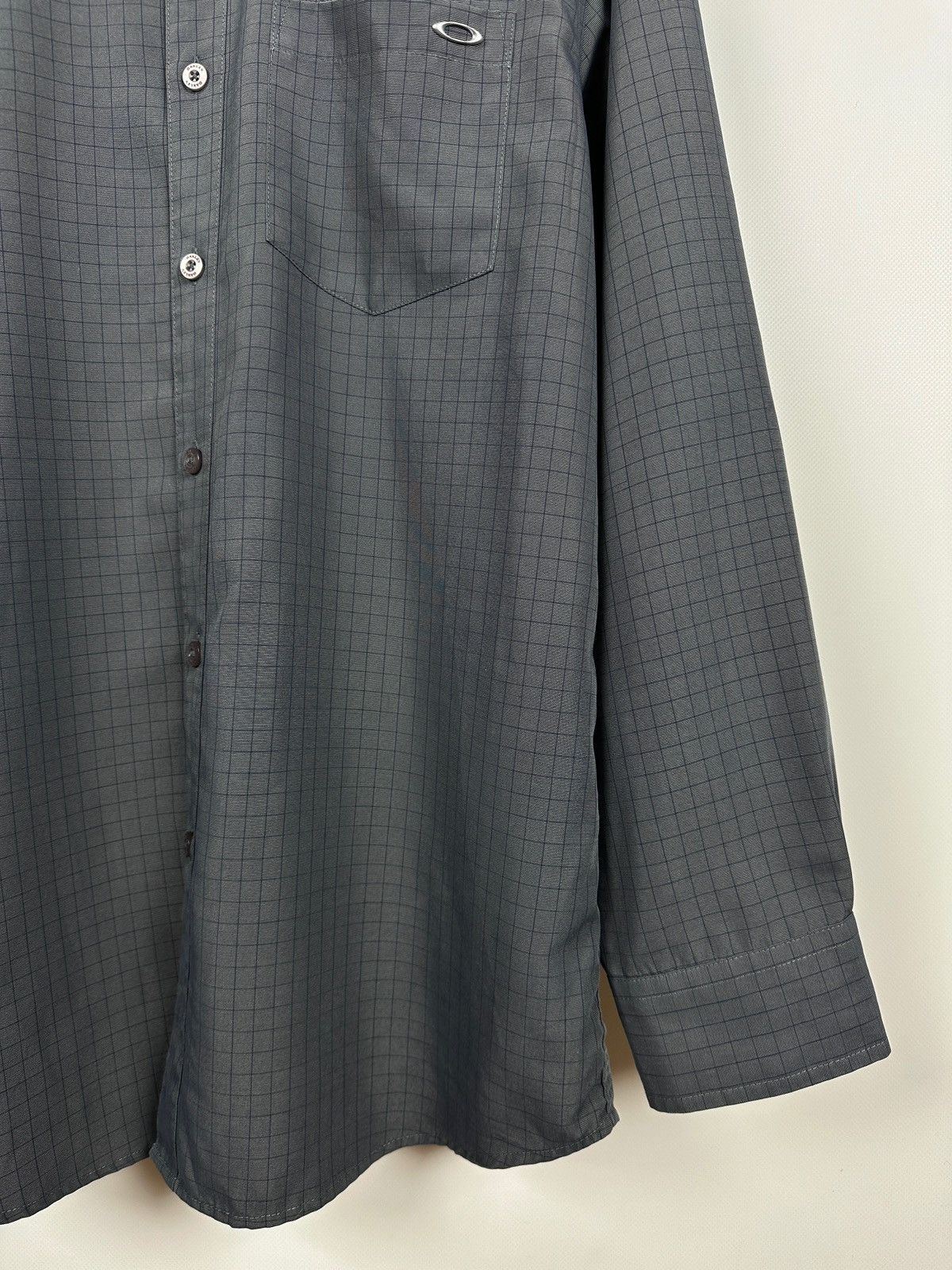 Oakley Vintage Oakley Software Metal Logo Long Sleeve Button Shirt Size US S / EU 44-46 / 1 - 9 Thumbnail