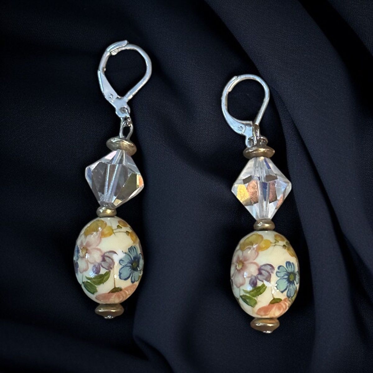 Other Crystal and floral egg dangle leverback earrings Size ONE SIZE - 1 Thumbnail