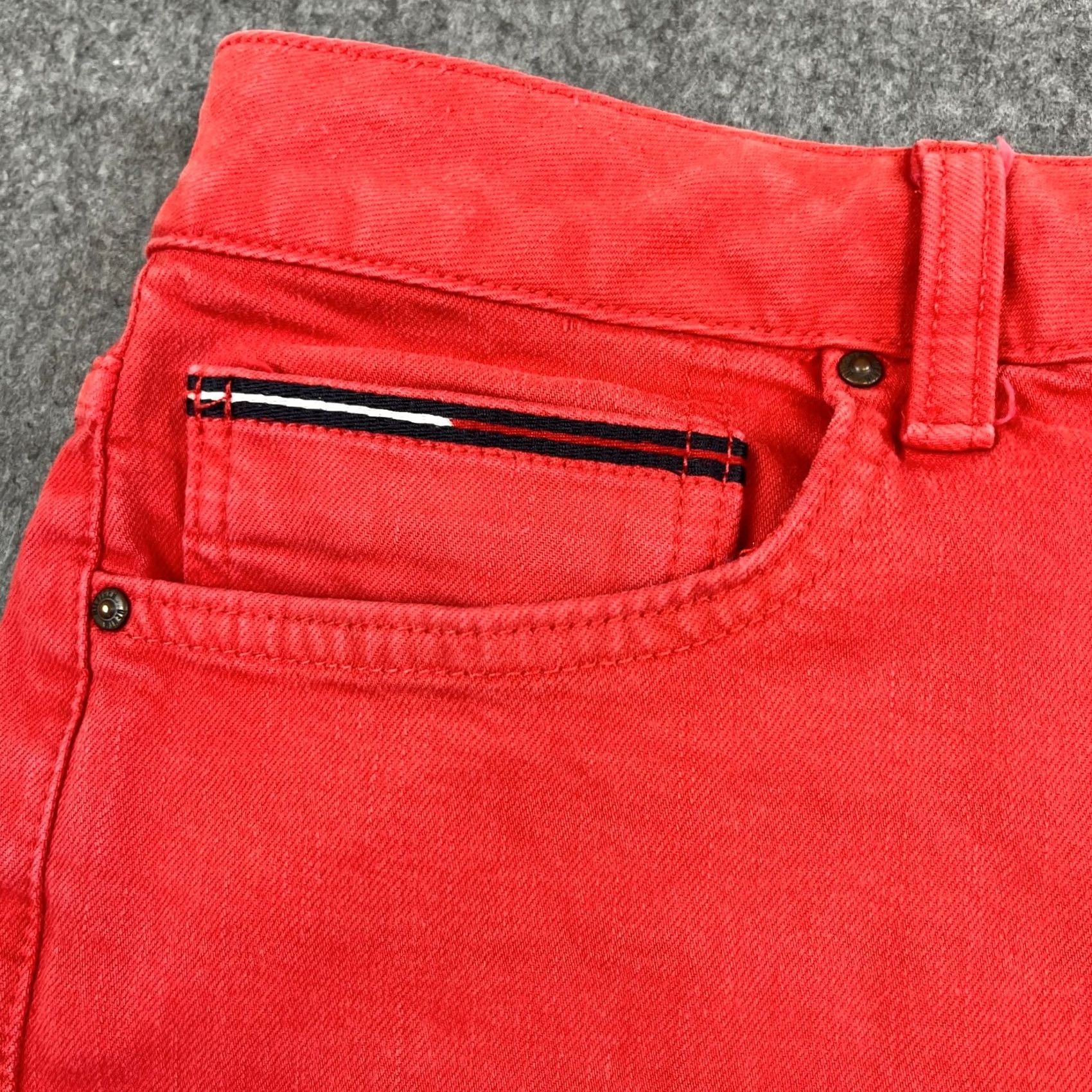 Tommy Hilfiger Tommy Hilfiger Womens Denim Shorts UK 18 W38 Red Fray Hem Short Chino Casual Pants Retro 90s Womens Size 40" / US 18 - 7 Thumbnail