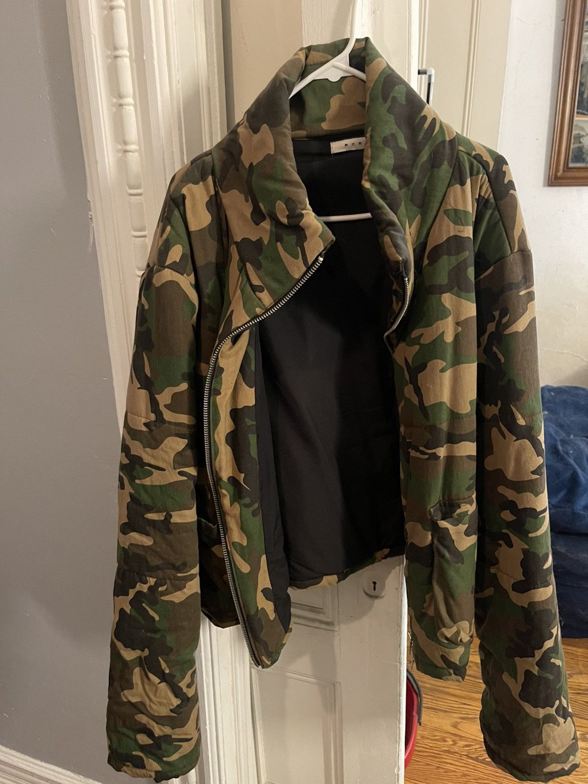 MNML Cropped Camo Puffer Jacket
