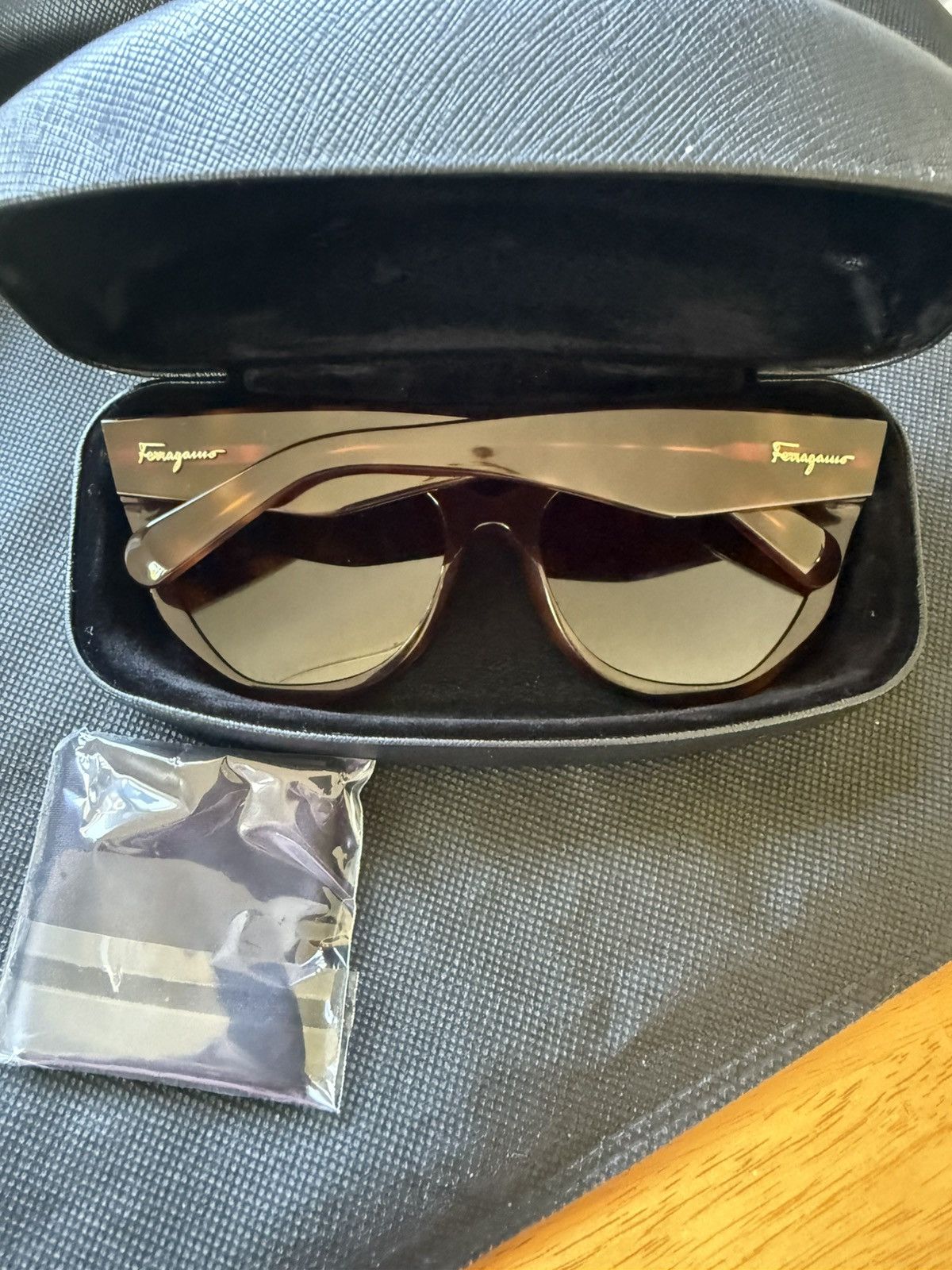 Salvatore Ferragamo Ferragamo Tortoise Cateye Sunglasses Size ONE SIZE - 2 Thumbnail