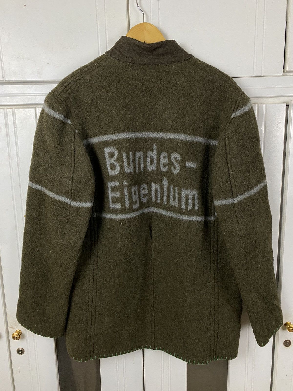 Vintage ✅️Vintage Bundes Eigentum Germany Army Size US L / EU 52-54 / 3 - 1 Thumbnail