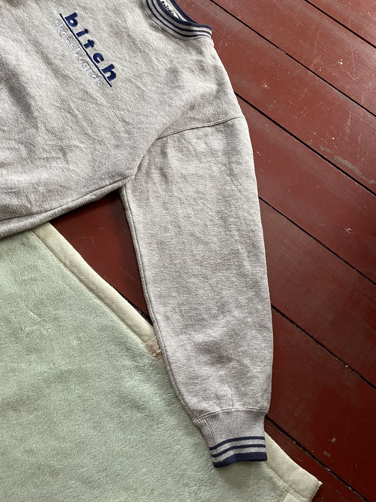 Vintage Vintage 90s Bitch Skateboard Sweater Crewneck Size US L / EU 52-54 / 3 - 4 Thumbnail