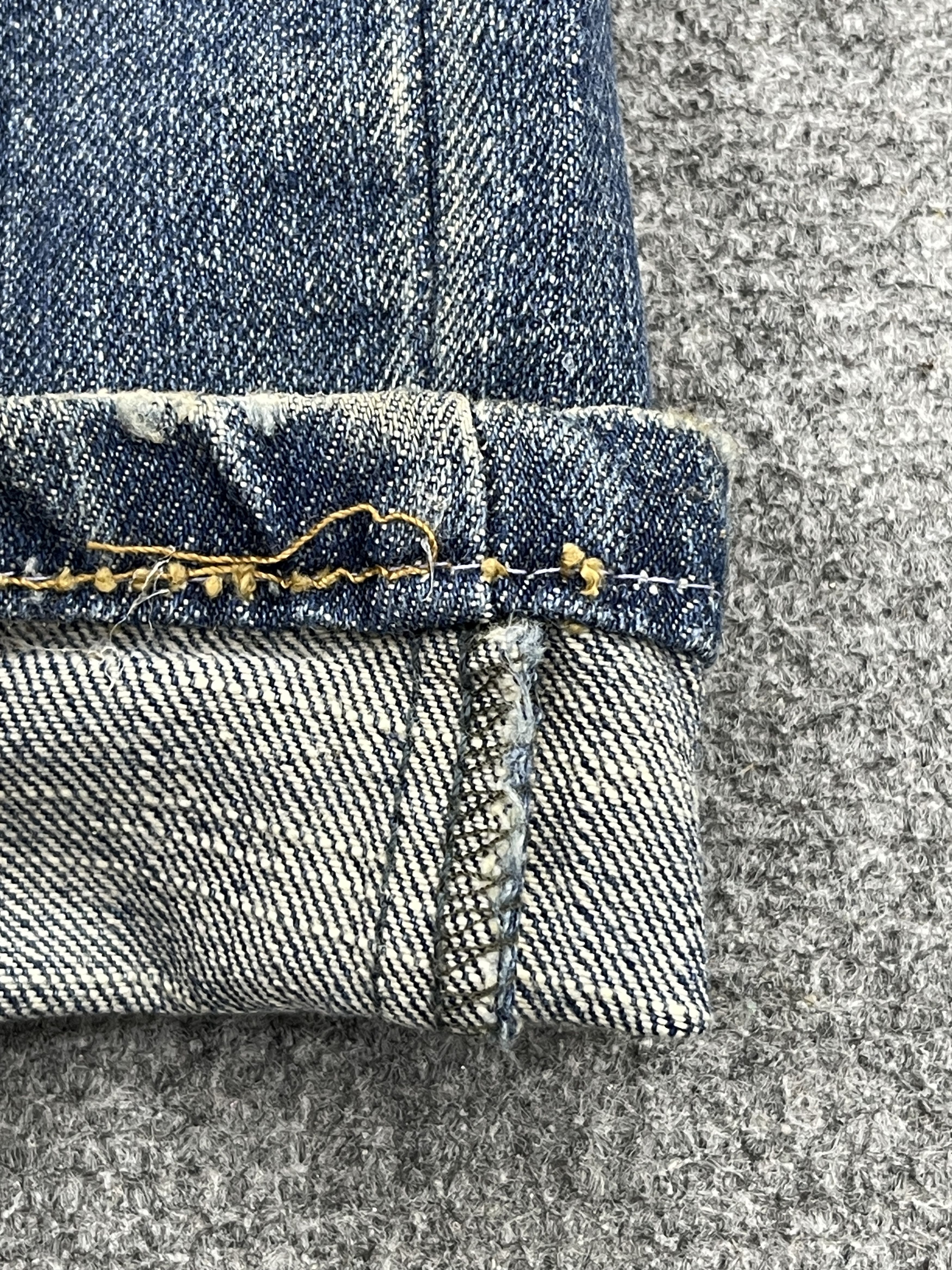 Other Vintage Armani Jeans Blue Faded Denim DP2585 Size US 33 - 9 Thumbnail