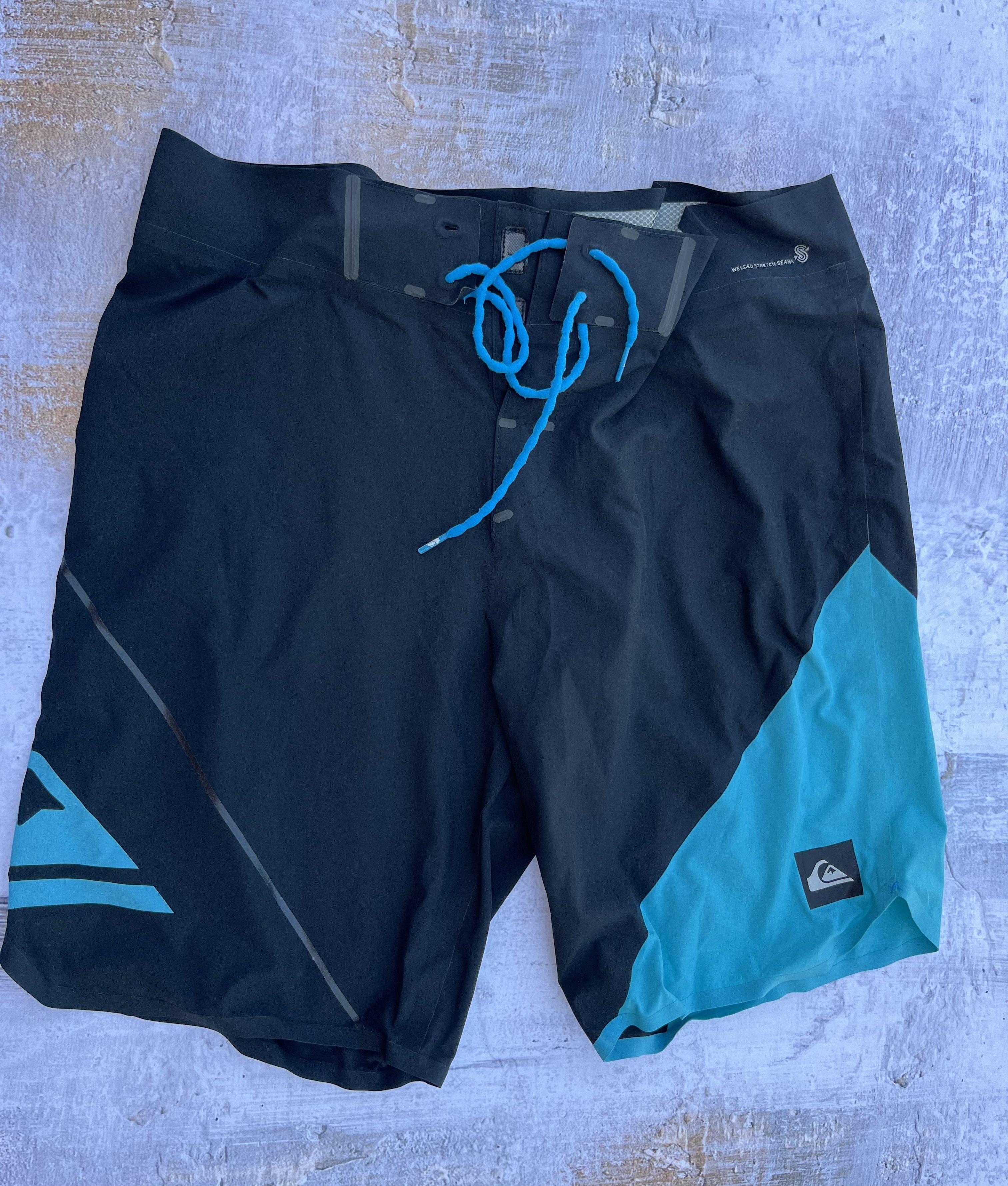 Quiksilver Vintage Swimming Shorts Quiksilver Shorts Men's Size 32 Size US 32 / EU 48 - 1 Thumbnail