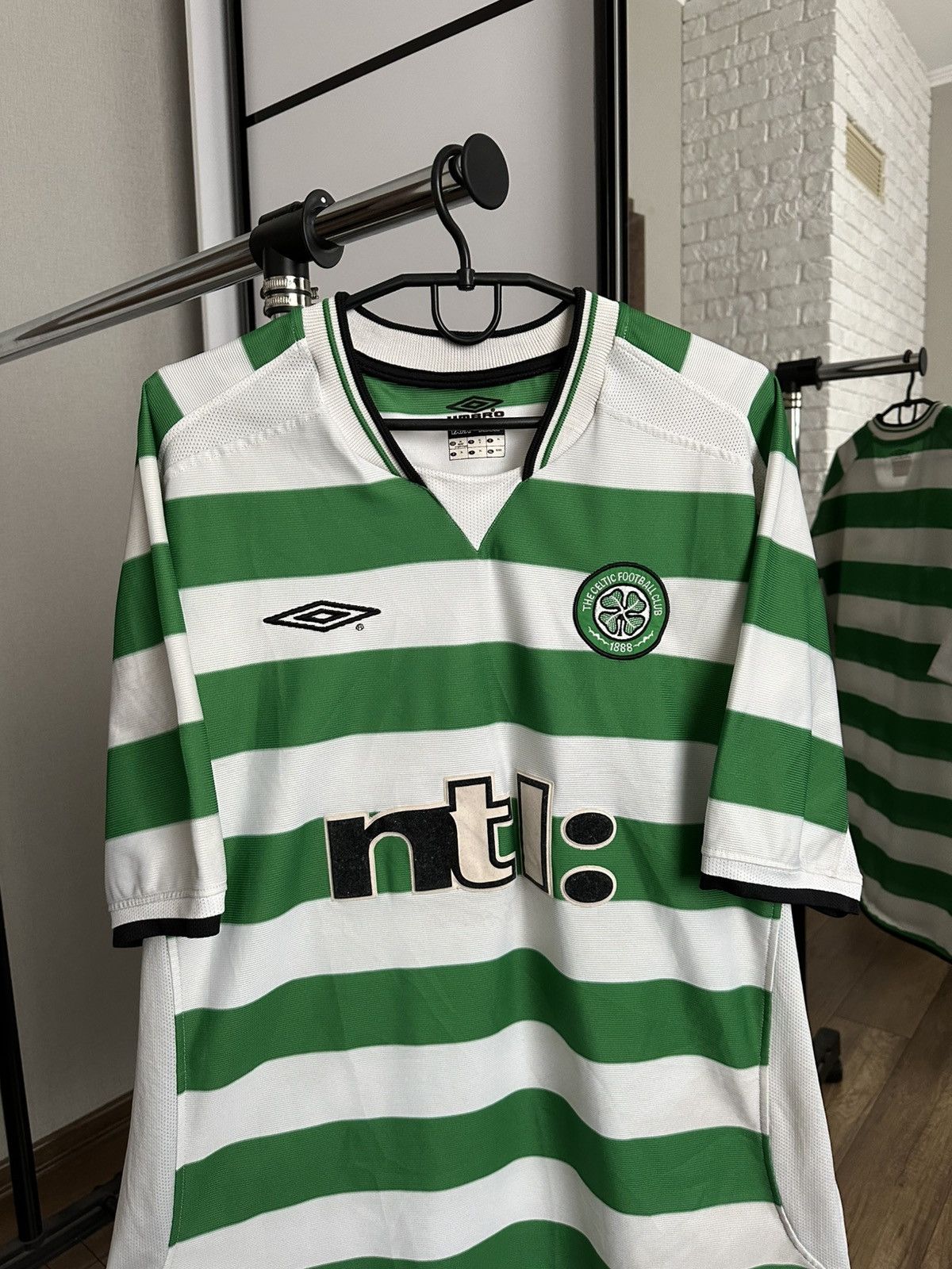 Umbro 2002/2003 Umbro Celtic FC Soccer Jersey T-Shirt Vintage Size US XL / EU 56 / 4 - 5 Thumbnail