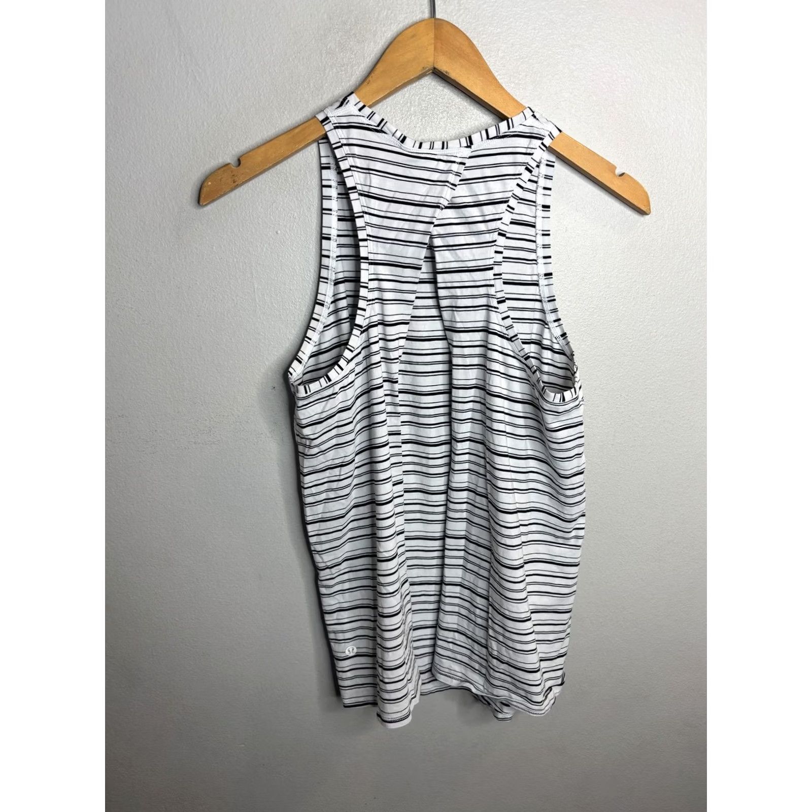 Lululemon Lululemon Tank Womens 6 White Striped Racerback Pima Cotton Yoga Sleeveless Top Stretch Lightweight Crew Neck Size M / US 6-8 / IT 42-44 - 4 Thumbnail