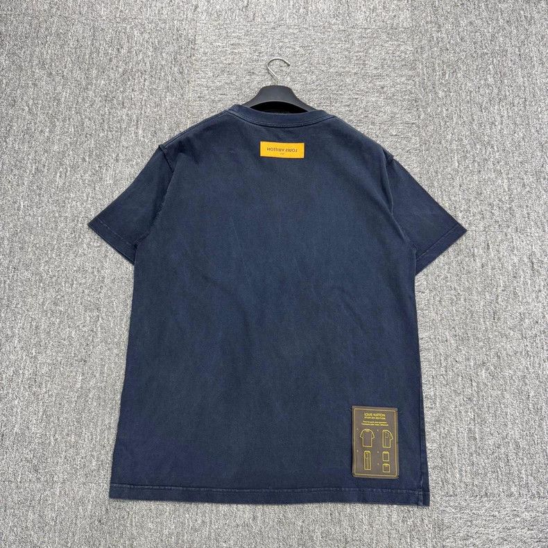 Louis Vuitton Louis Vuitton Instruction Short Sleeve Size US M / EU 48-50 / 2 - 5 Thumbnail