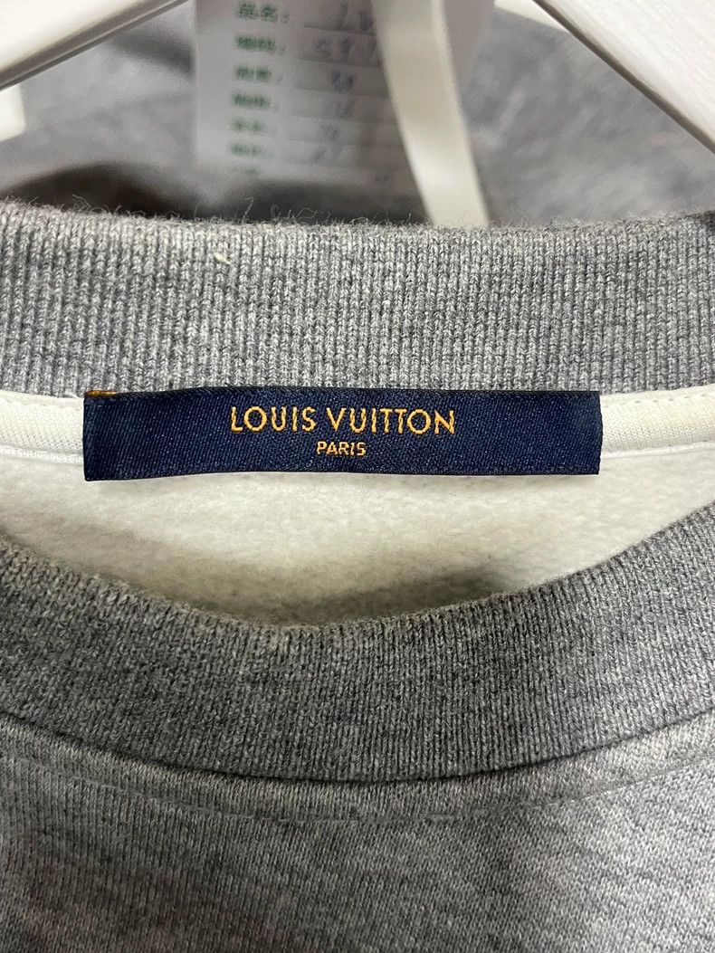 Louis Vuitton Louis Vuitton Twisted embroidered letter sweatshirt Size US M / EU 48-50 / 2 - 6 Thumbnail