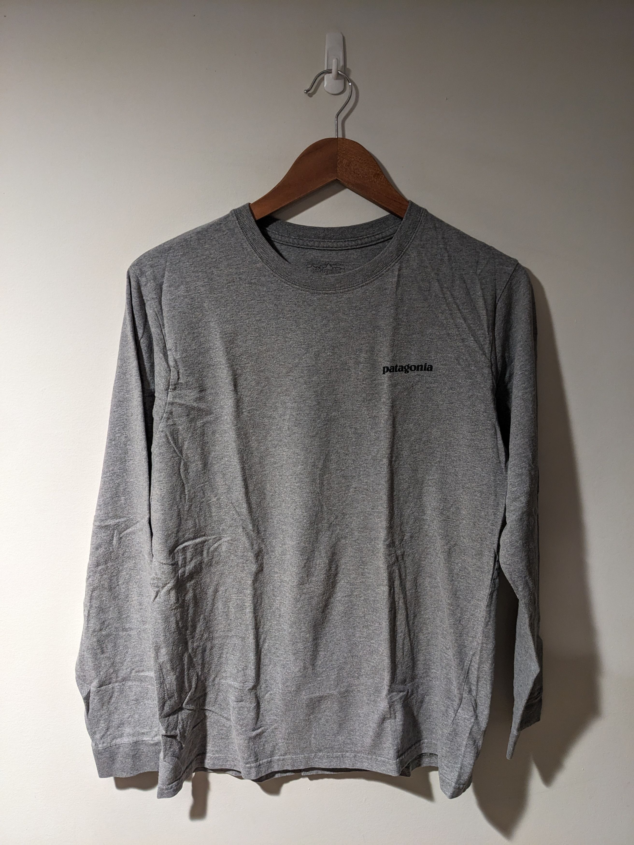 Designer × Patagonia Patagonia Logo Regular Fit Gray Small Long-Sleeve T-Shirt Size US S / EU 44-46 / 1 - 3 Thumbnail