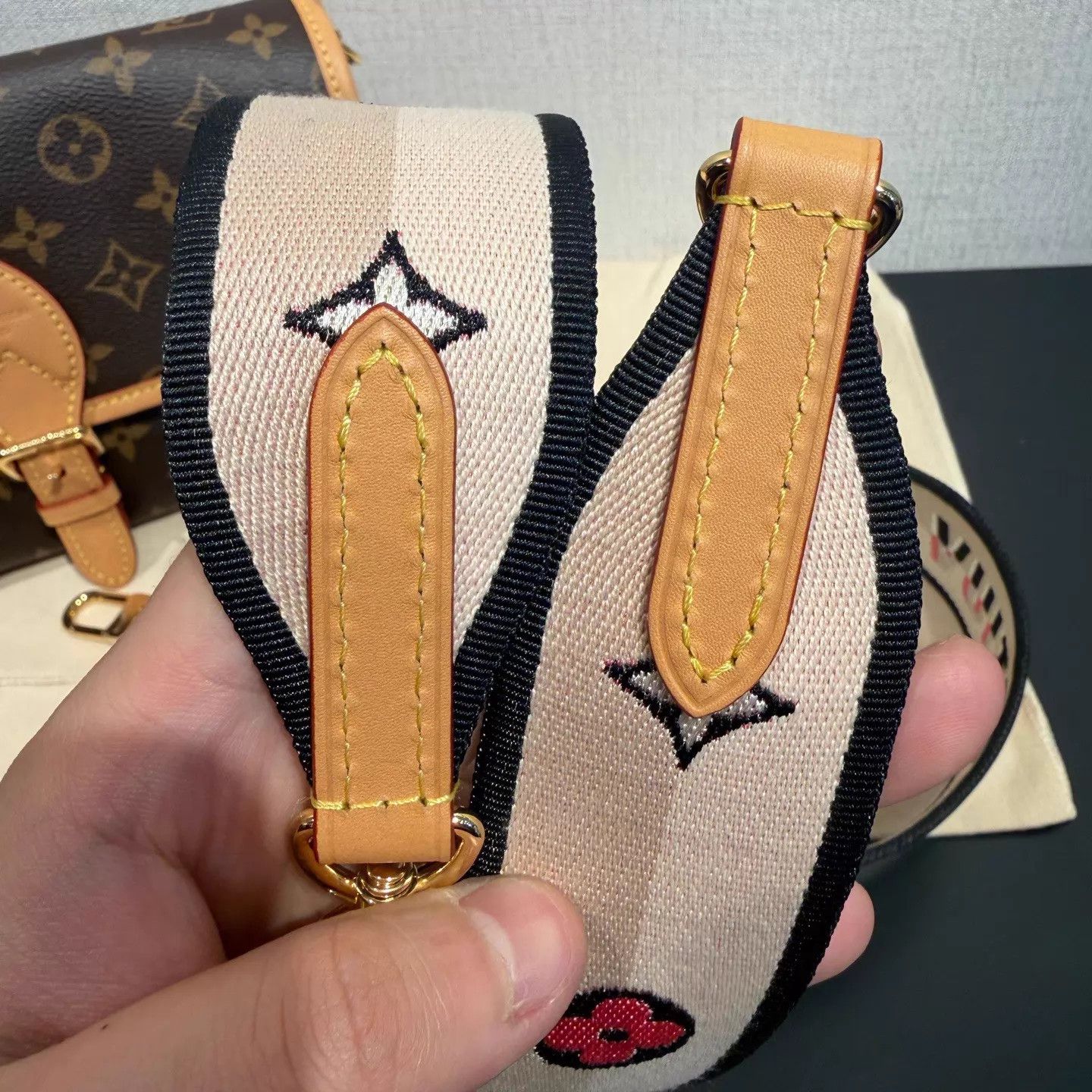 Louis Vuitton LV Baguette PM 98 New Receipt Flaws as pic Size ONE SIZE - 9 Thumbnail