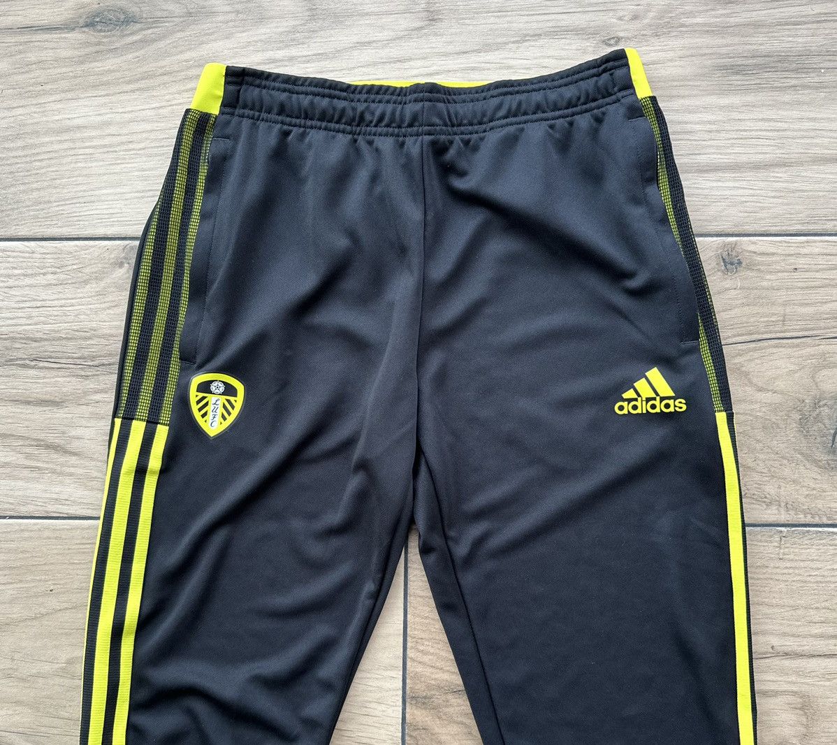 Adidas Leeds United 2021 Player Issue Adidas AeroReady Pants Size M Size US 32 / EU 48 - 3 Thumbnail