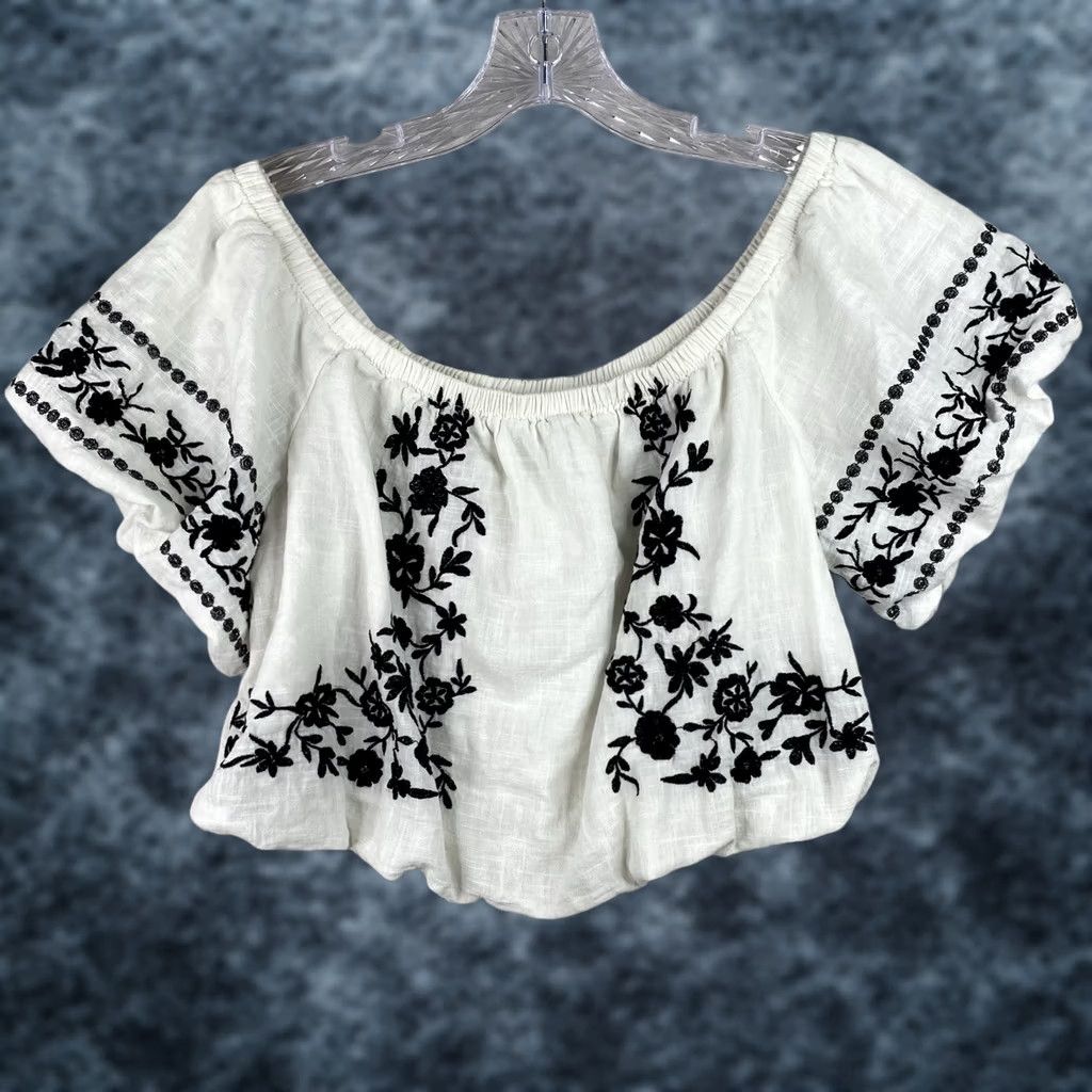 American Eagle Outfitters American Eagle Outfitters Crop Top Womens M White Embroidered Floral Short Sleeve Bohemian Cropped Blouse Size M / US 6-8 / IT 42-44 - 1 Thumbnail