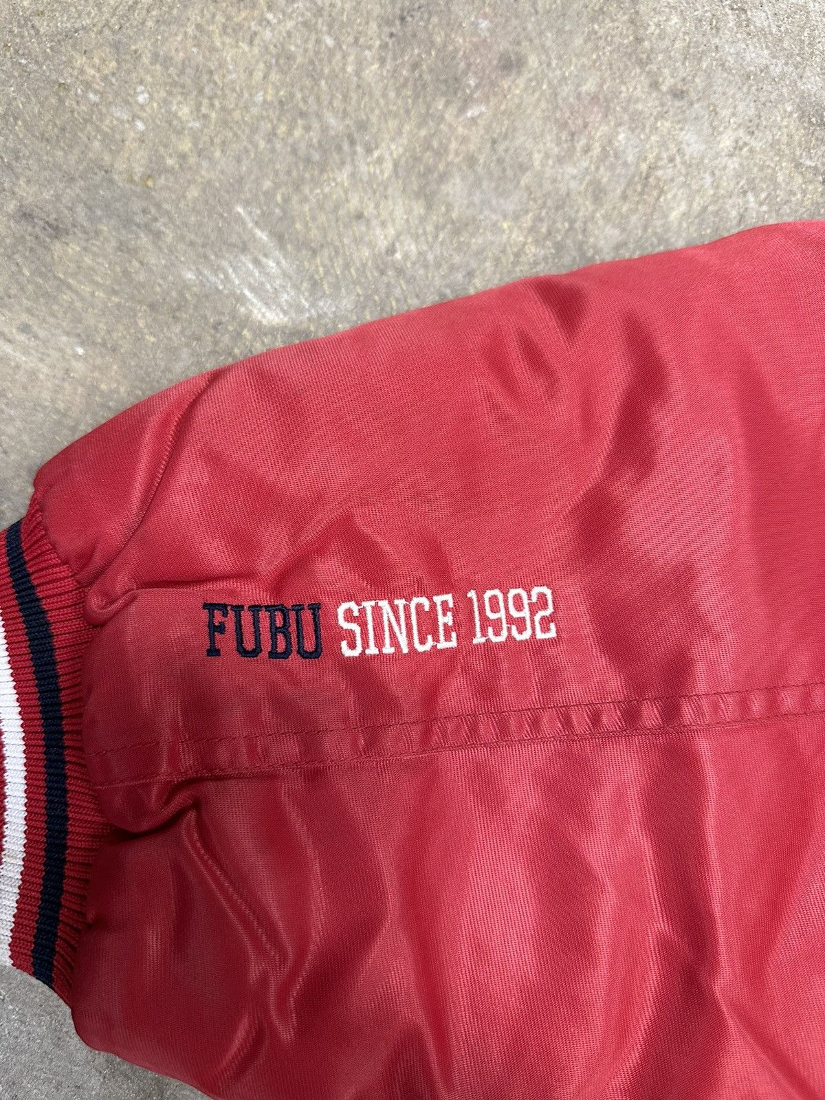 Fubu × Vintage Vintage 90s Y2K Quilted FUBU Spell Out Satin Jacket Size XL Size US XL / EU 56 / 4 - 6 Thumbnail