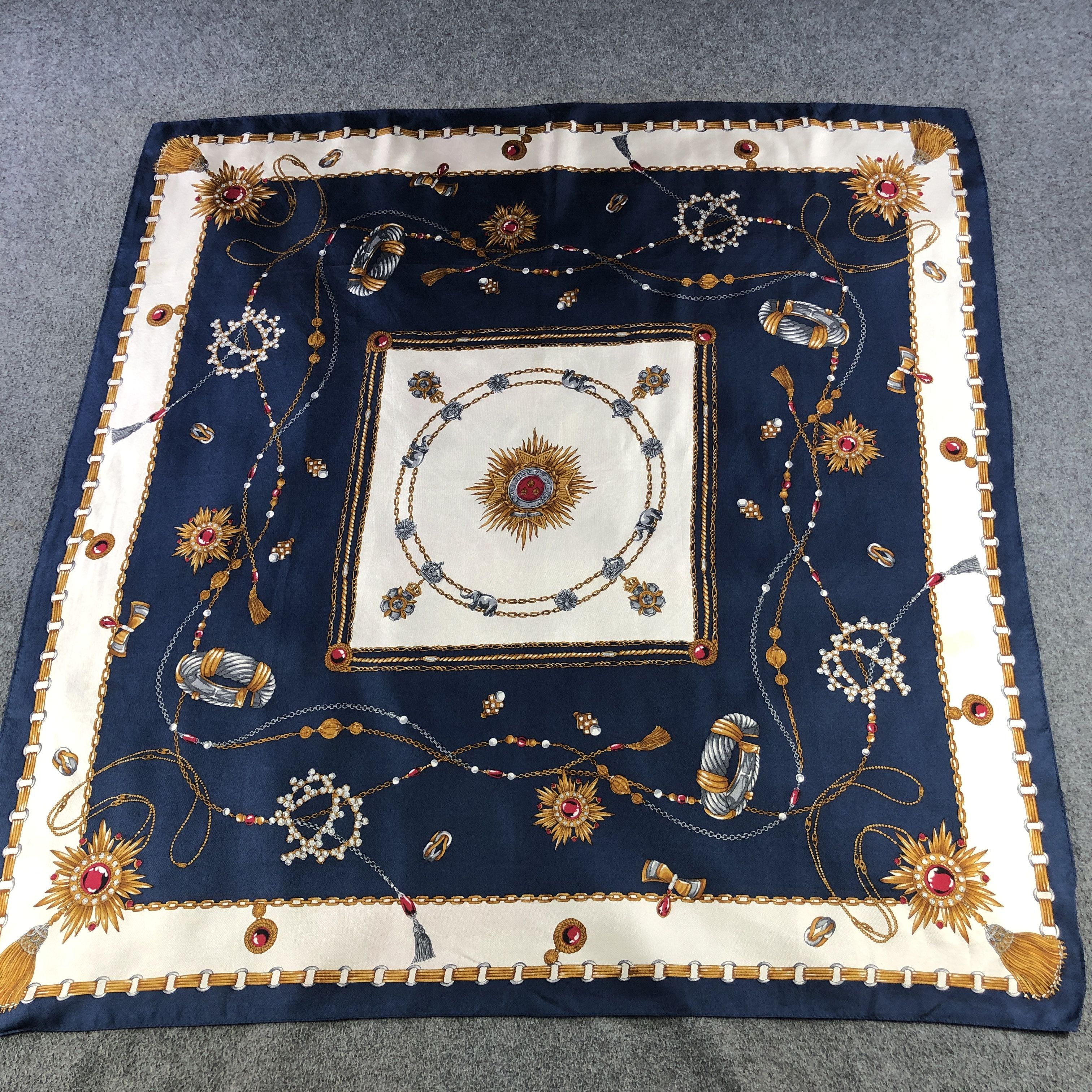 Vintage Unknown Luxury Design Silk Scarf M1074 Size ONE SIZE - 2 Thumbnail