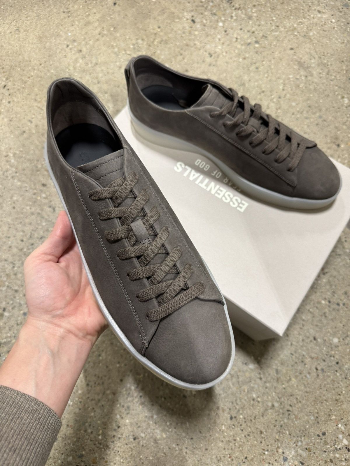 Essentials × Fear of God Fear of God Essentials Tennis Suede Sneaker NEW 325$ Size US 10 / EU 43 - 2 Thumbnail