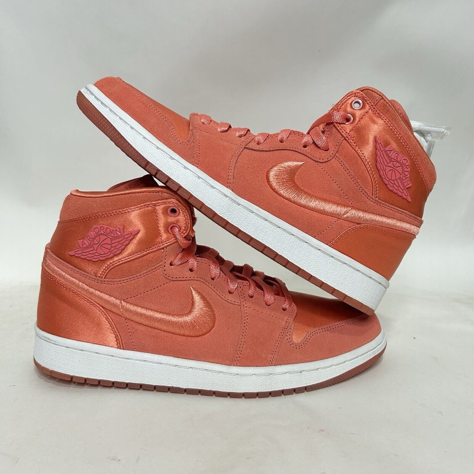 Nike Nike Air Jordan 1 Retro High WMNS Season of Her “Sunblush” Size US 10 / IT 40 - 1 Thumbnail