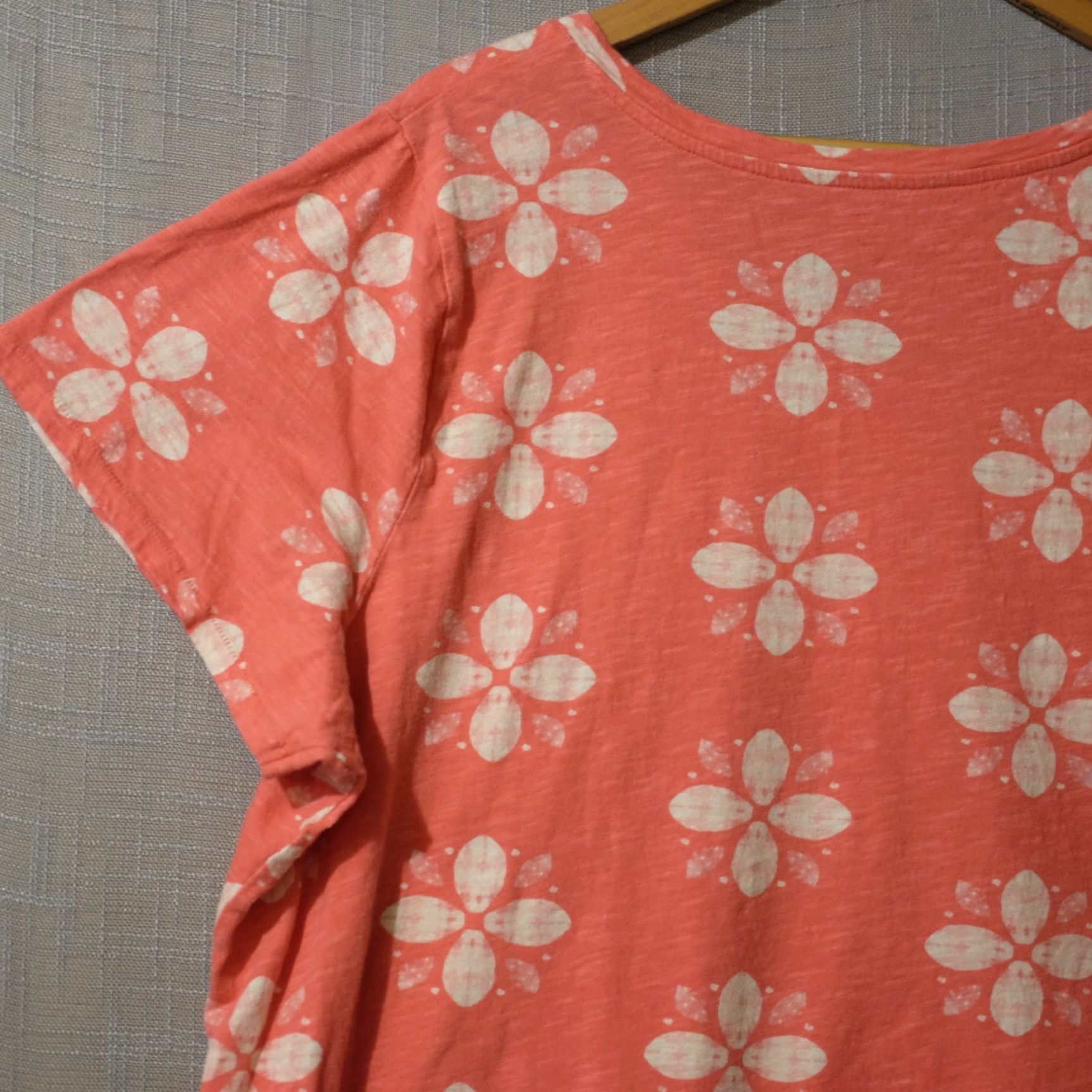 Vintage Sonoma Shirt Womens 2X Regular 100% Cotton Floral The Everyday Tee Watermelon Red/White V-Neck Short Sleeve Pullover Casual Basic Size XXL / US 16-18 / IT 52-54 - 7 Thumbnail