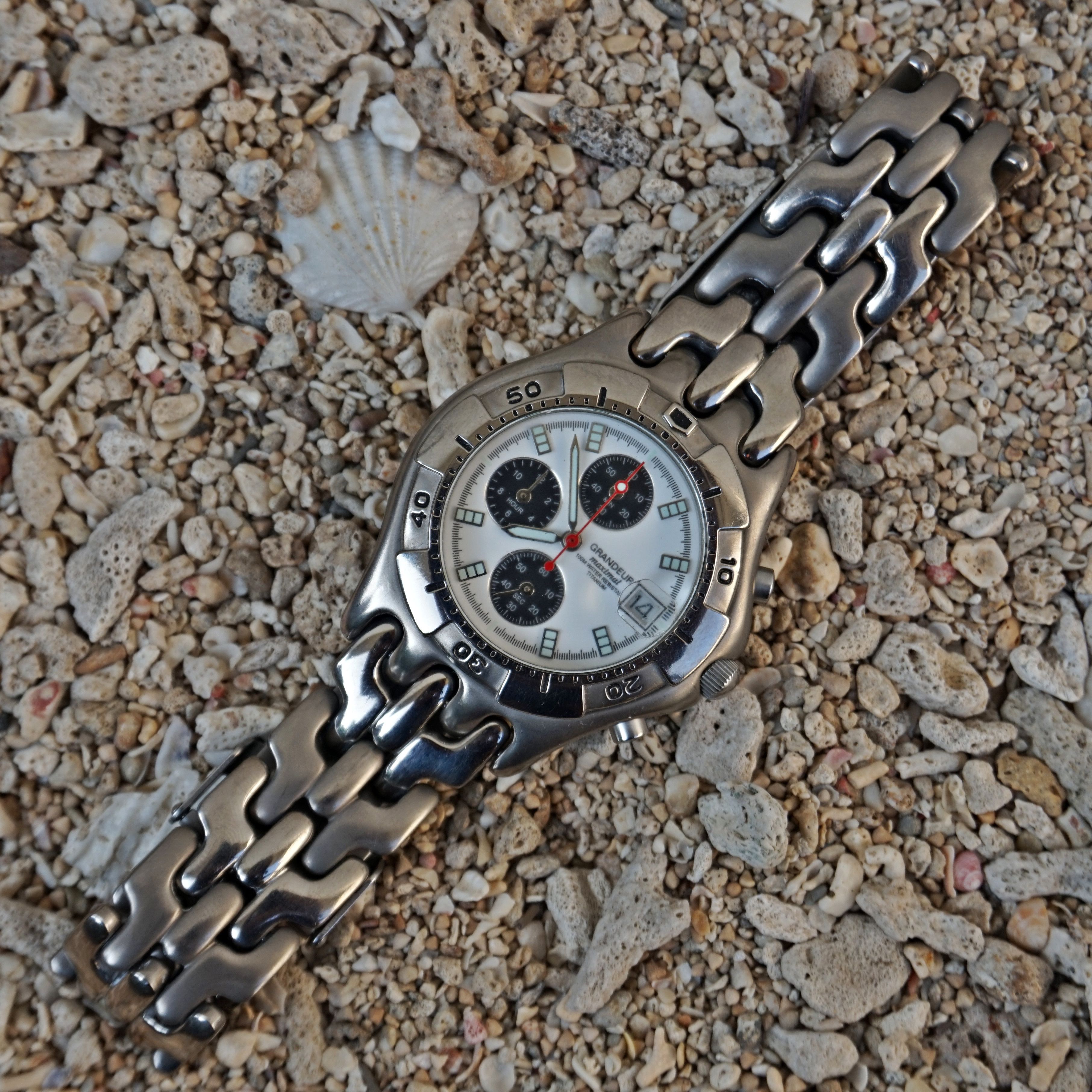 Other 90s Grandeur Panda Chronograph watch fishbone bracelet Size ONE SIZE - 4 Thumbnail