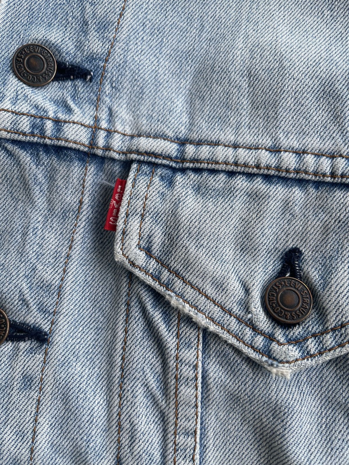 Levi's Vintage Clothing Vintage Levis J02 Distressed Trucker Denim Jacket Size US M / EU 48-50 / 2 - 11 Thumbnail