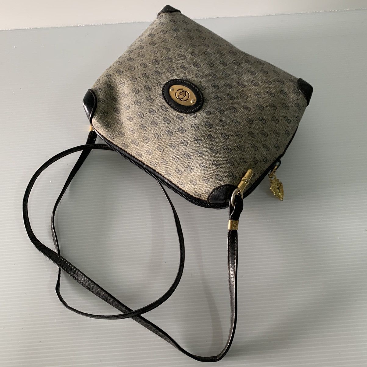 Gucci Authentic Gucci Vintage Slingbag Size ONE SIZE - 3 Thumbnail