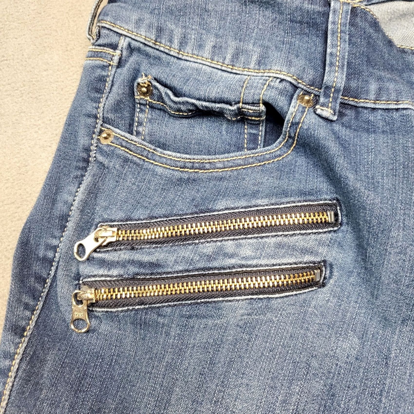 Torrid Torrid Jeans Womens 18 R Blue Jegging 34x27 3 Button Denim Double Zipper Shirt? Size 40" / US 18 - 5 Thumbnail
