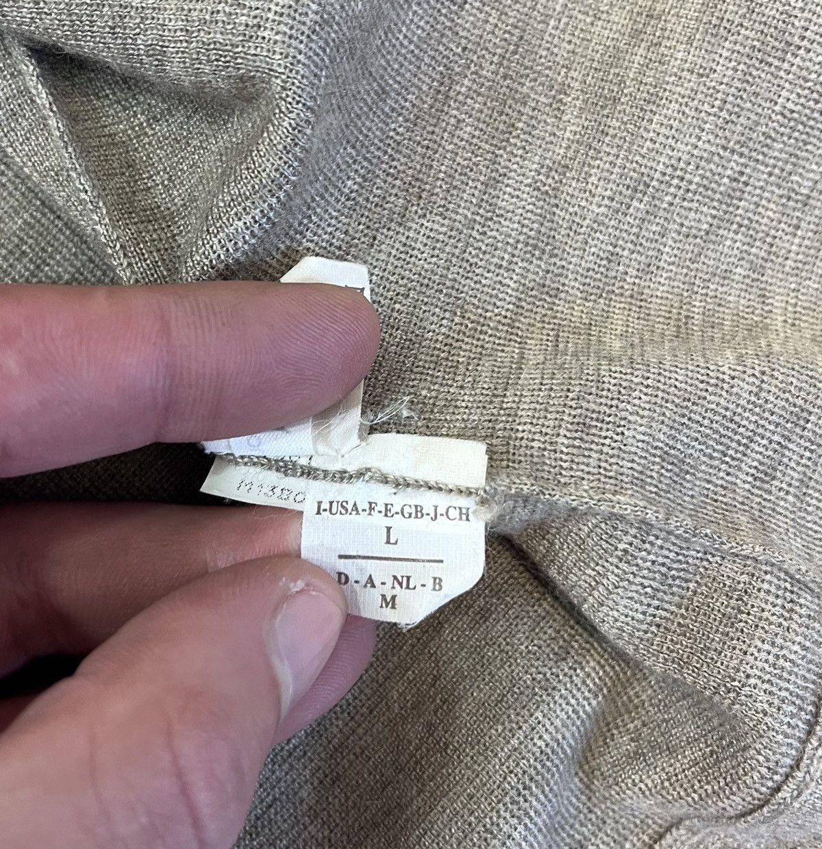 Brunello Cucinelli Brunello Cucinelli Beige Cardigan Cashmere Silk M/L Italy Size L / US 10 / IT 46 - 10 Thumbnail