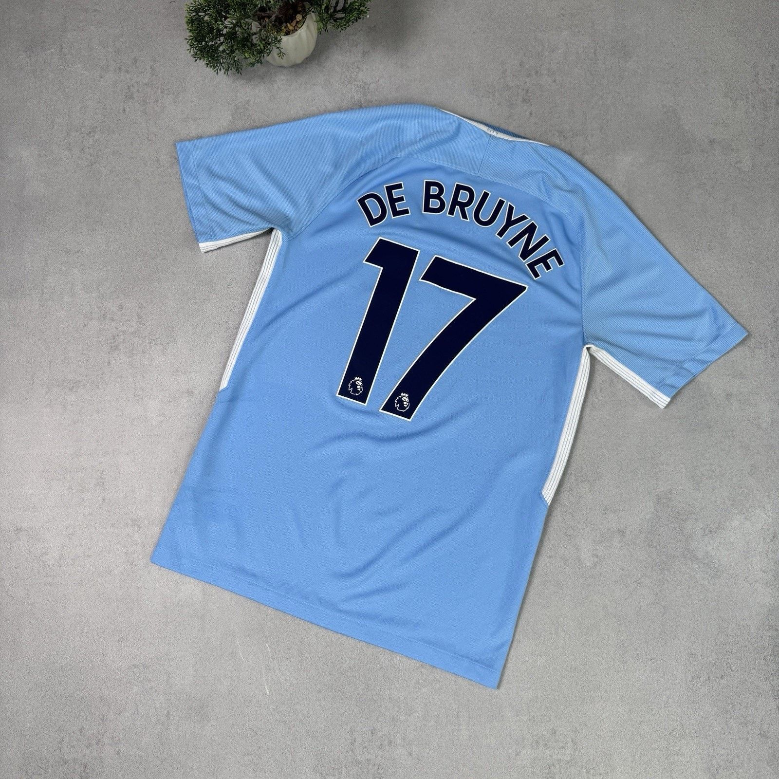 Nike Manchester City Nike 2017 2018 #17 De Bruyne Soccer Jersey Size US S / EU 44-46 / 1 - 1 Thumbnail