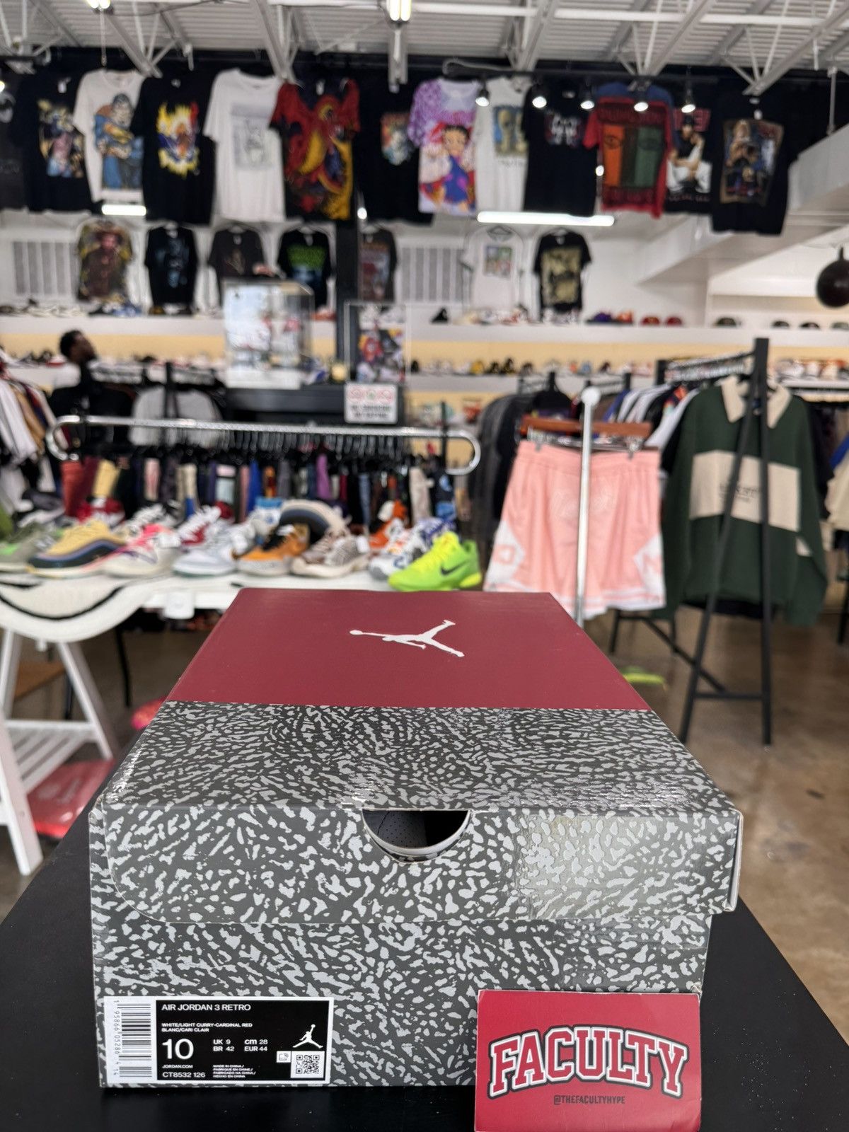 Jordan Brand Air Jordan 3 Cardinal Red Size 10 (2022) Size US 10 / EU 43 - 12 Thumbnail