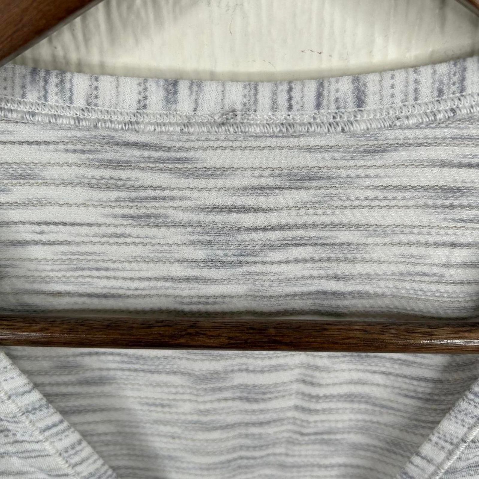 Lululemon Modern Lululemon Gray Workout Athletic Tank Top Size 6 Size S / US 4 / IT 40 - 5 Thumbnail
