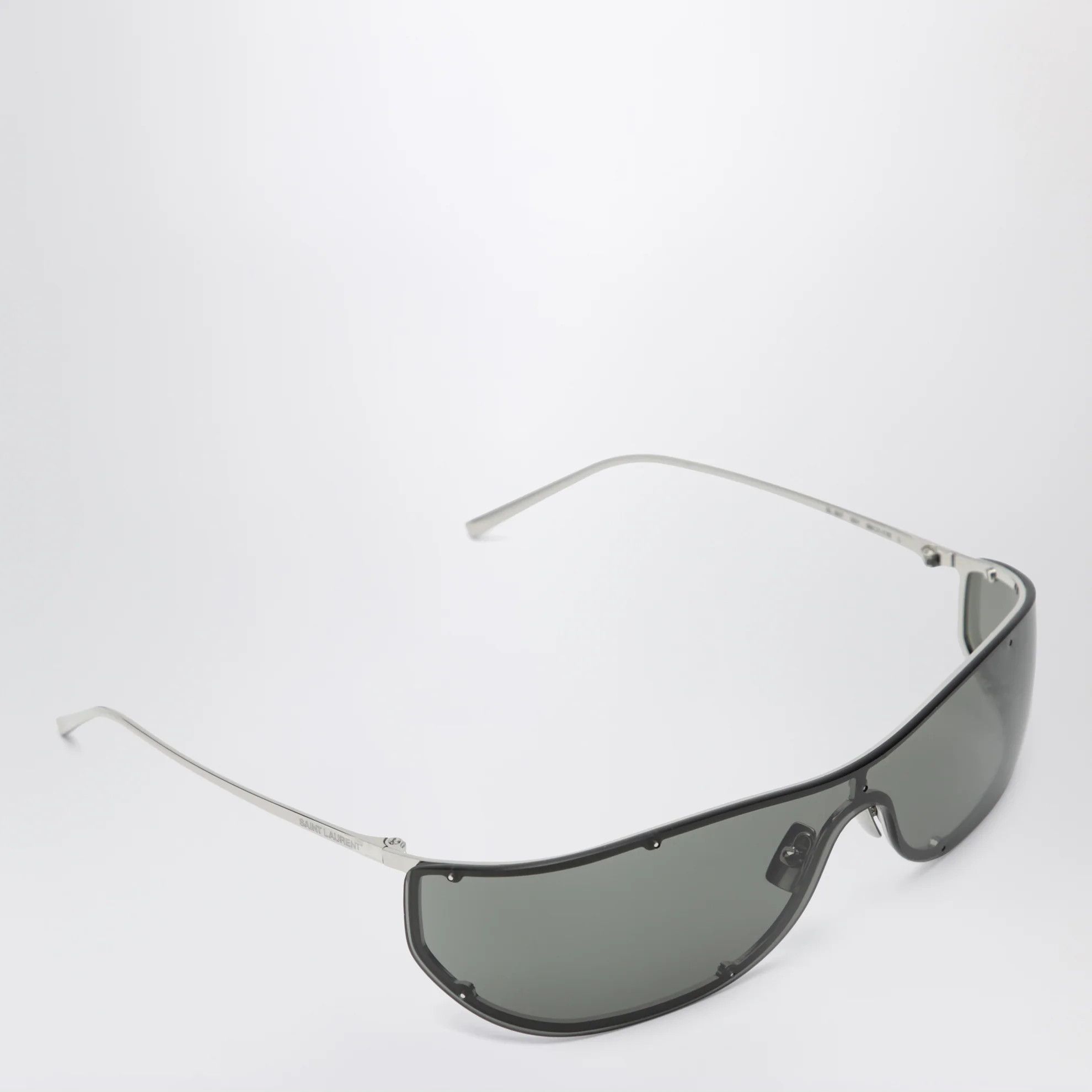 Saint Laurent Paris o1d2blof0526 Size: OS / Shield Sunglasses in Silver/Grey Size ONE SIZE - 2 Thumbnail