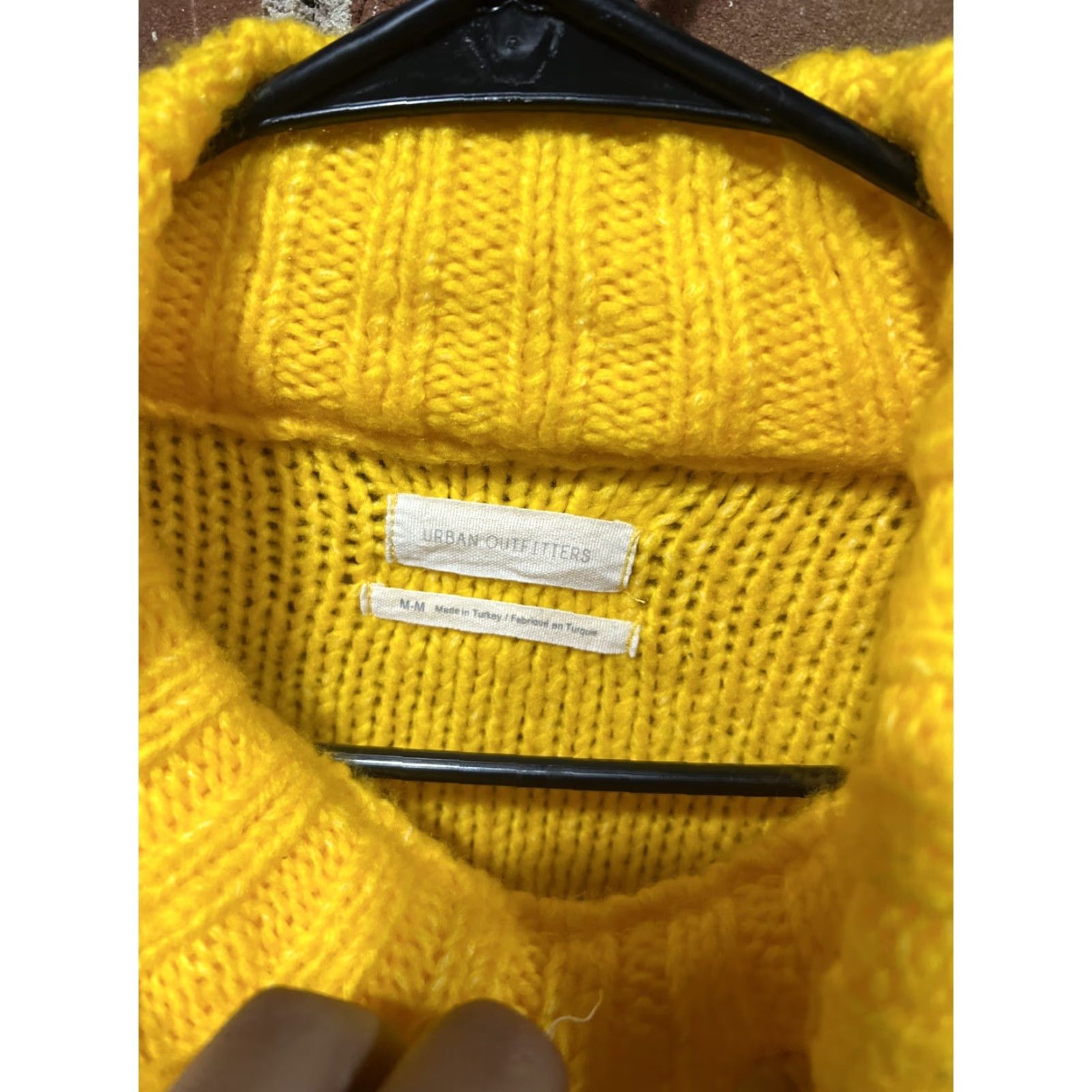 Urban Outfitters Urban Outfitters Yellow Knit Chunky Oversized Crop Turtleneck Sweater Medium Size M / US 6-8 / IT 42-44 - 2 Thumbnail