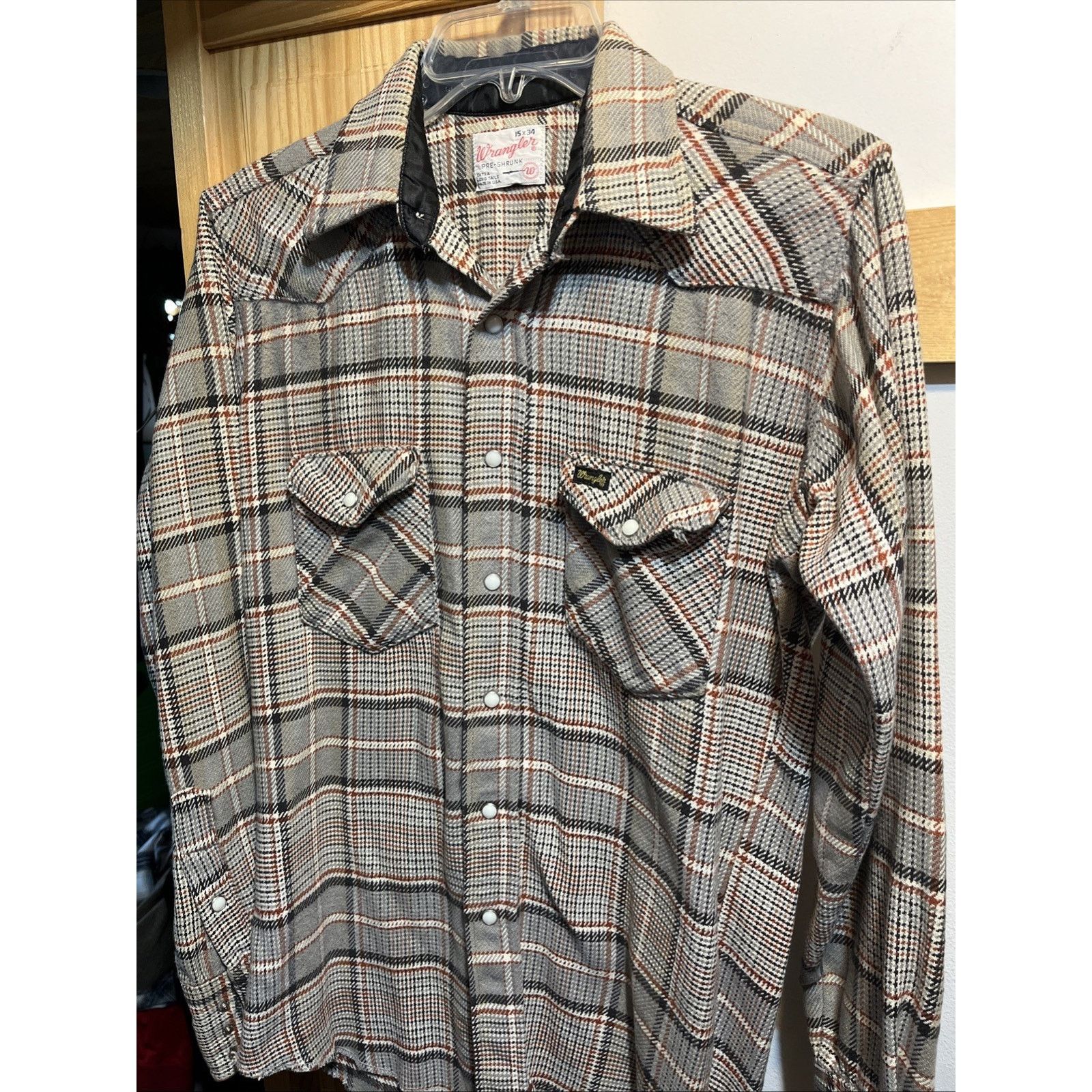 Wrangler Vintage 60s Wrangler 15 x 34 Gray Plaid Pearl Snap Shirt USA Size US M / EU 48-50 / 2 - 8 Thumbnail