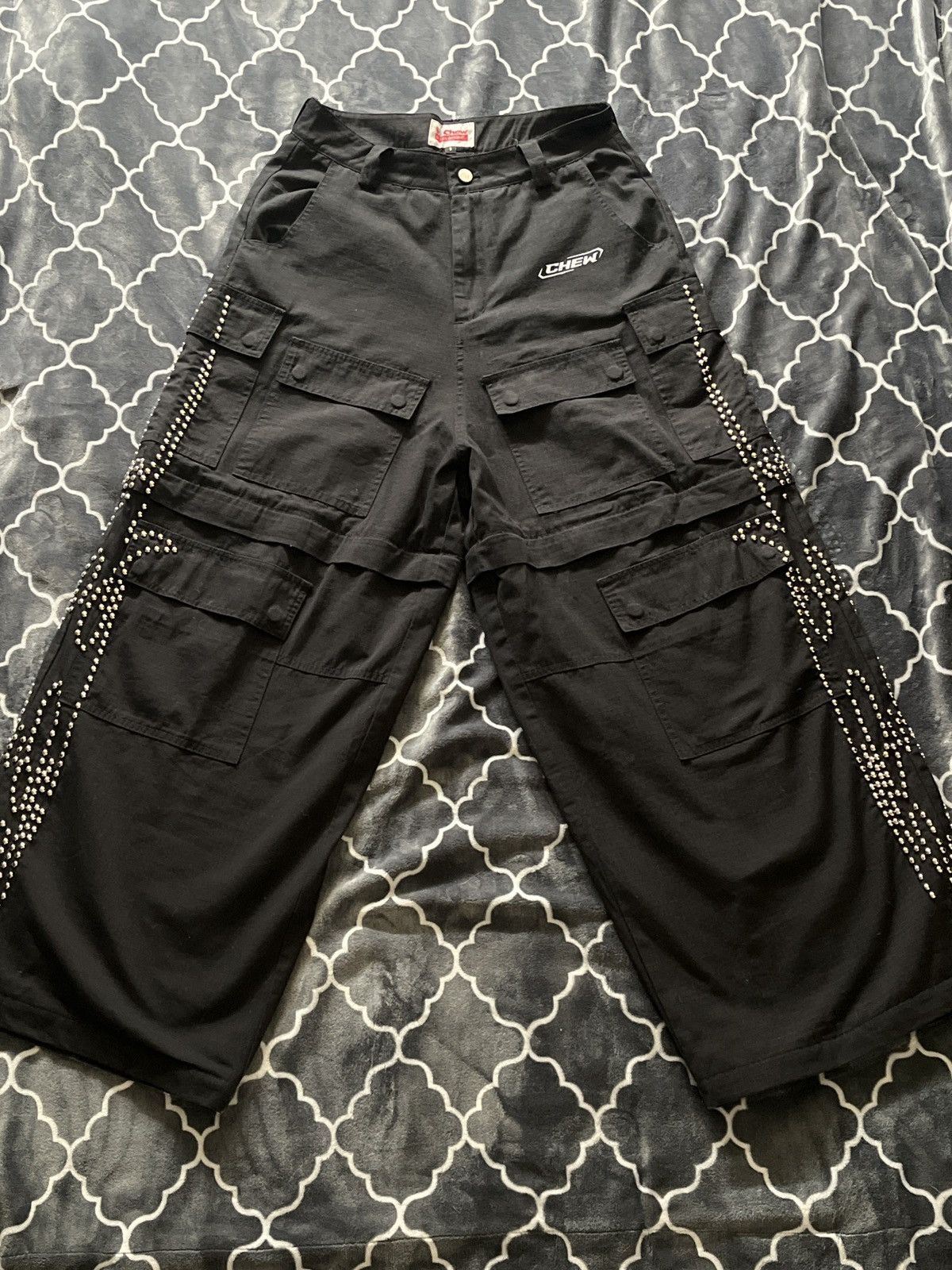 Chew Forever Chew forever roach transformable cargo pants Size US 30 / EU 46 - 1 Thumbnail