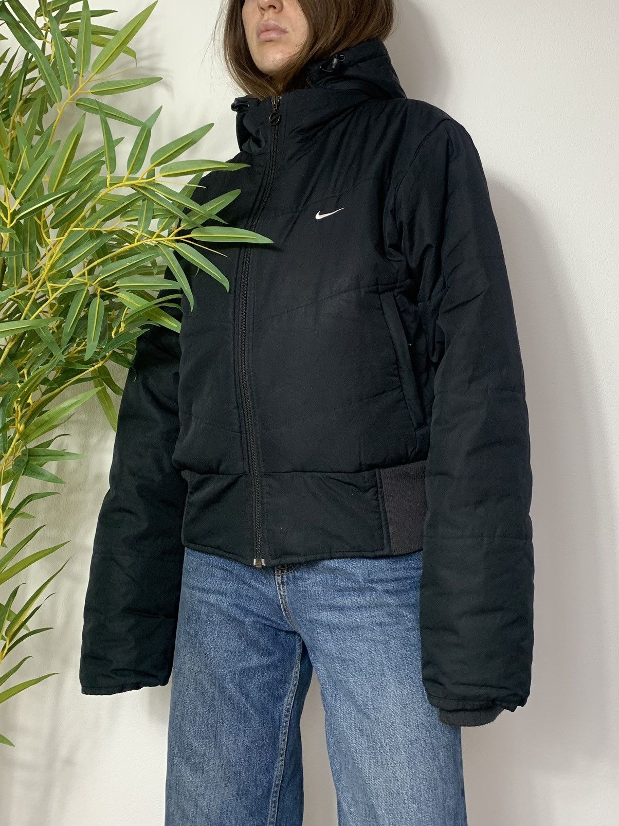 image of Nike 2000S Cropped Down Puffer Jacket in Black, Women's (Size XL)