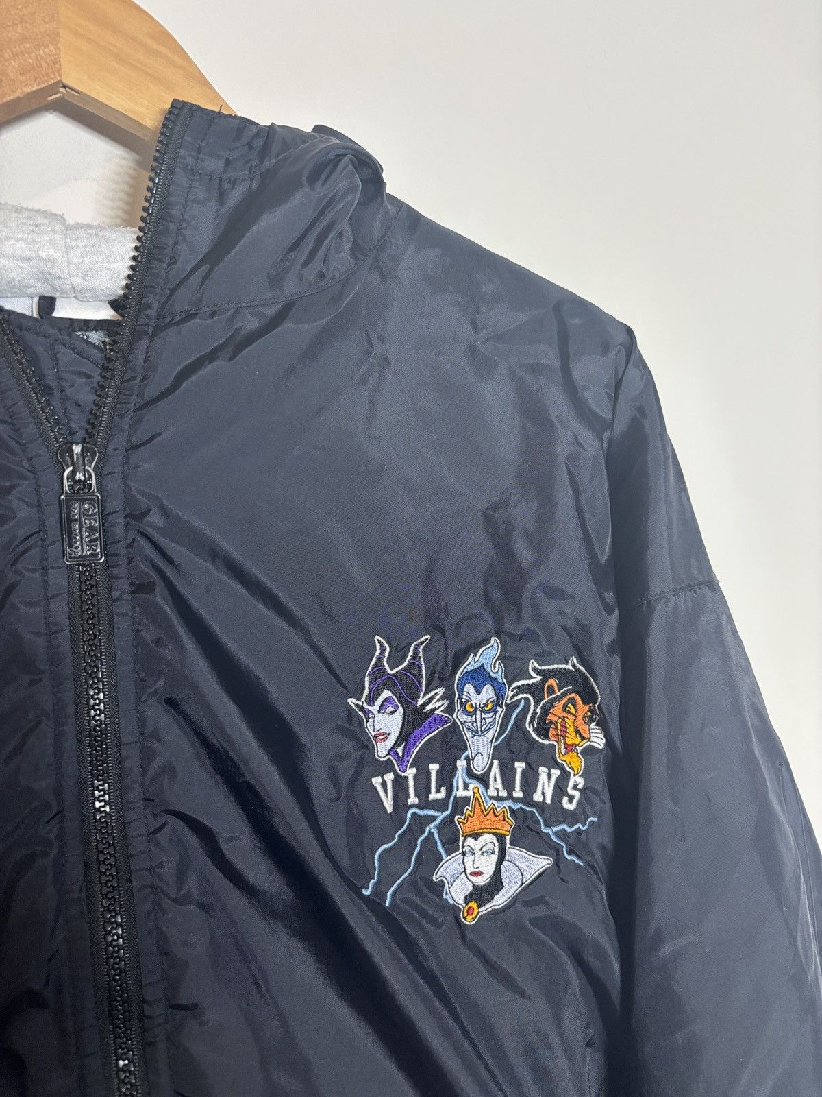 Disney Vtg Disney Catalog Villains Full Zip Logo Spellout Jacket M Size US M / EU 48-50 / 2 - 2 Thumbnail