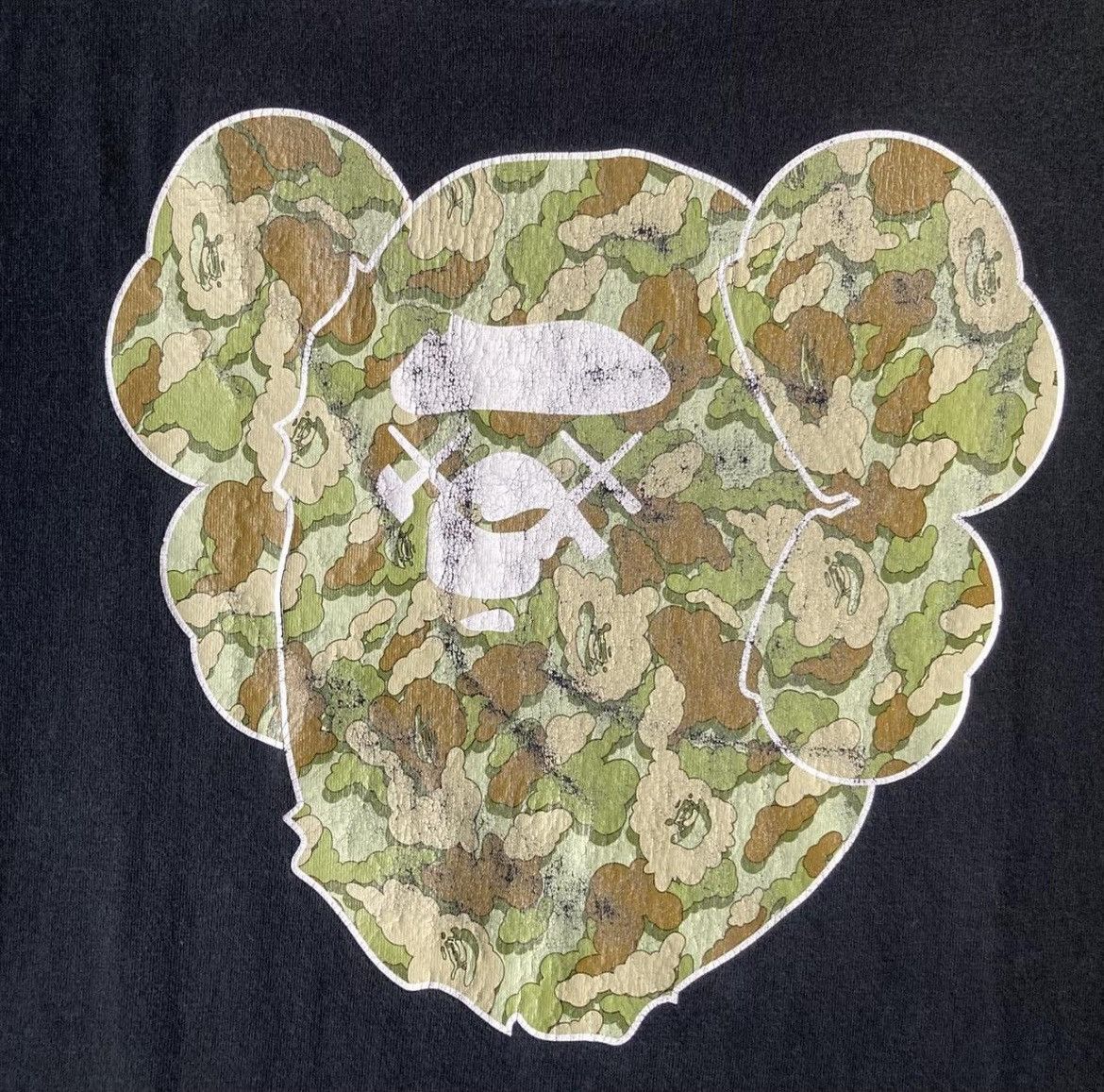 Bape × Kaws Bape X Kaws Tee Medium Size US M / EU 48-50 / 2 - 2 Thumbnail