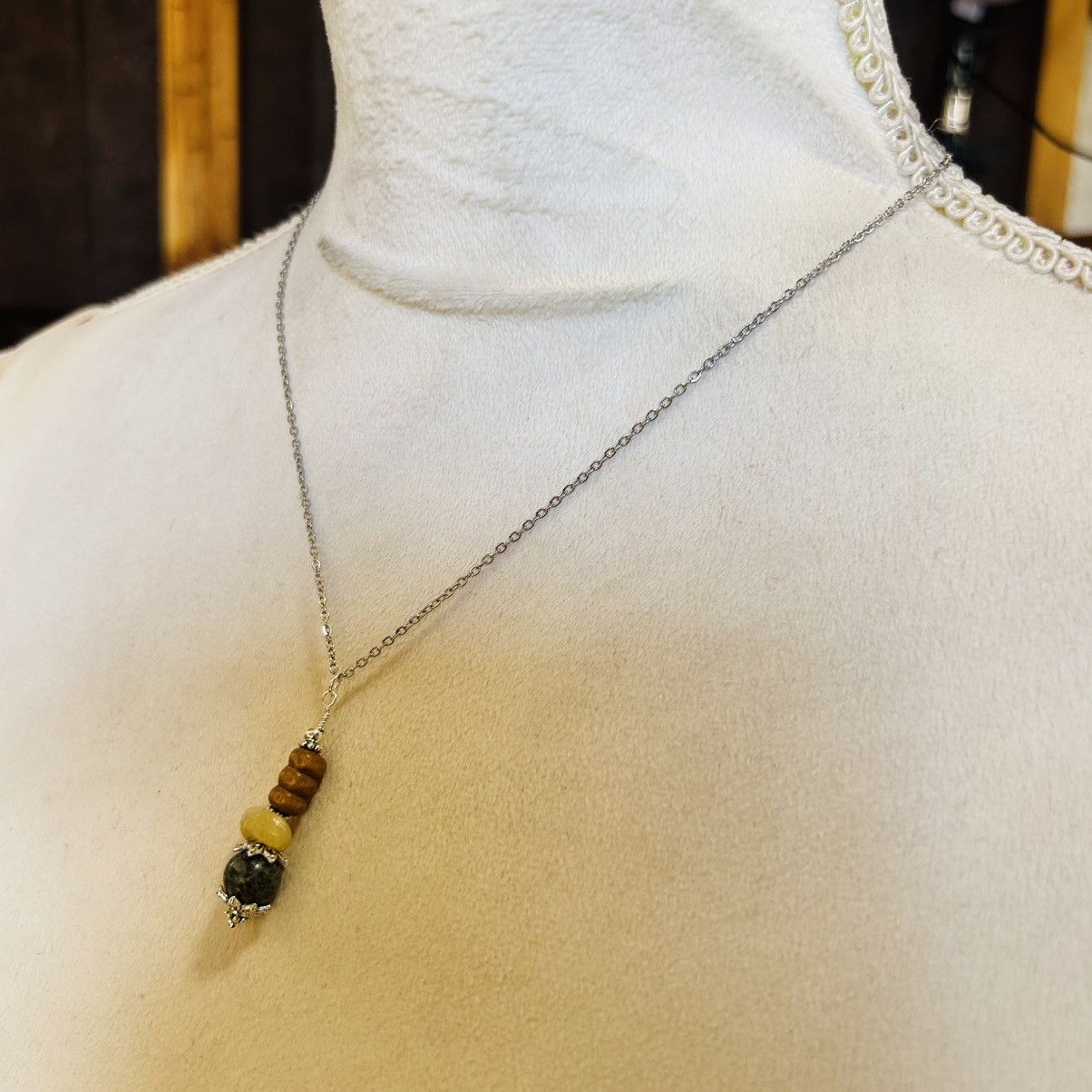 Handmade Handcrafted elegant genuine stone pendant on chain necklace Size ONE SIZE - 4 Thumbnail
