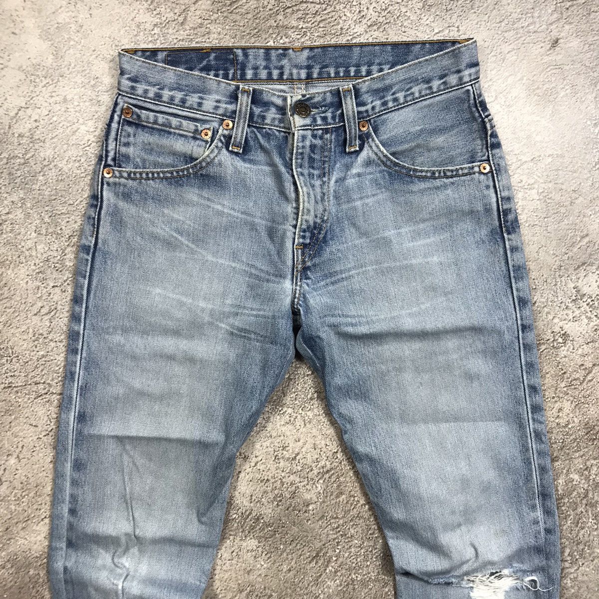 Vintage Vintage 90s Levis Distressed Baggy Jeans Grunge Y2K Logo 28 Size US 28 / EU 44 - 4 Thumbnail