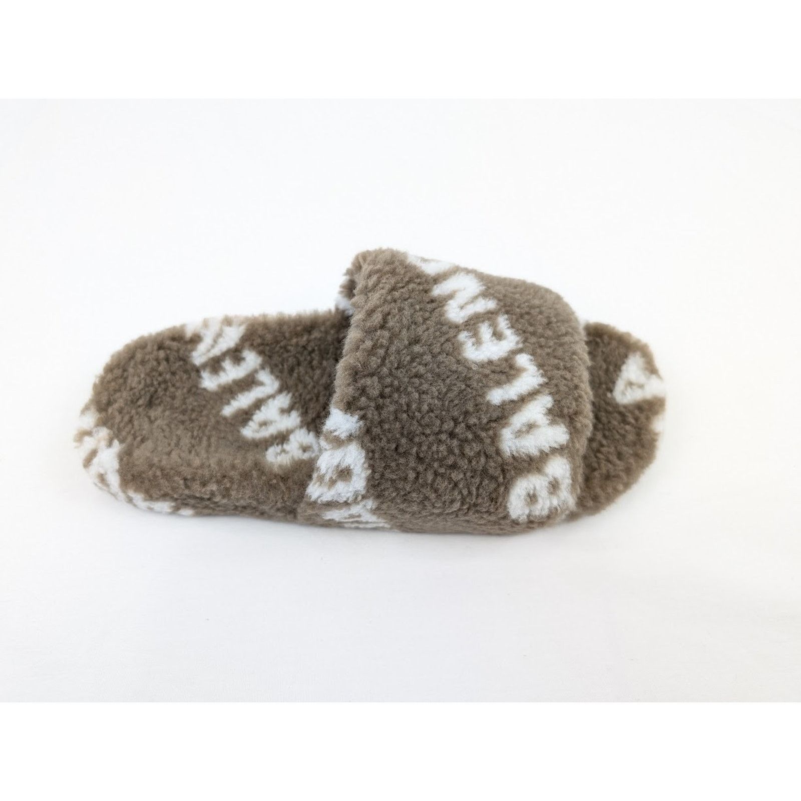 Balenciaga o1rshd1 All Over Logo Furry Slides in Dark Mink Grey/White Size US 10 / IT 40 - 3 Thumbnail