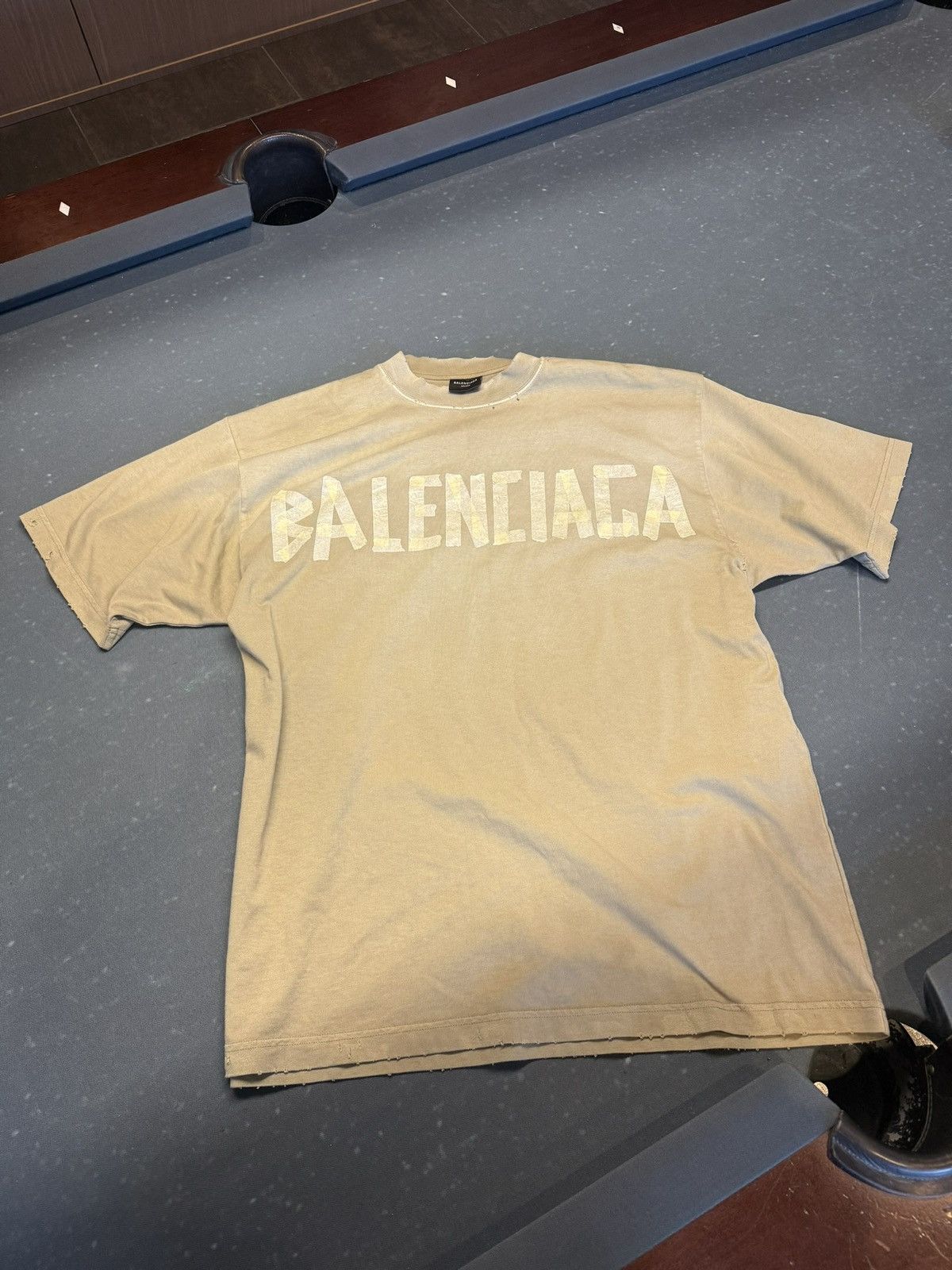 Balenciaga Balenciaga Tape Shirt Crewneck Size US XS / EU 42 / 0 - 1 Thumbnail