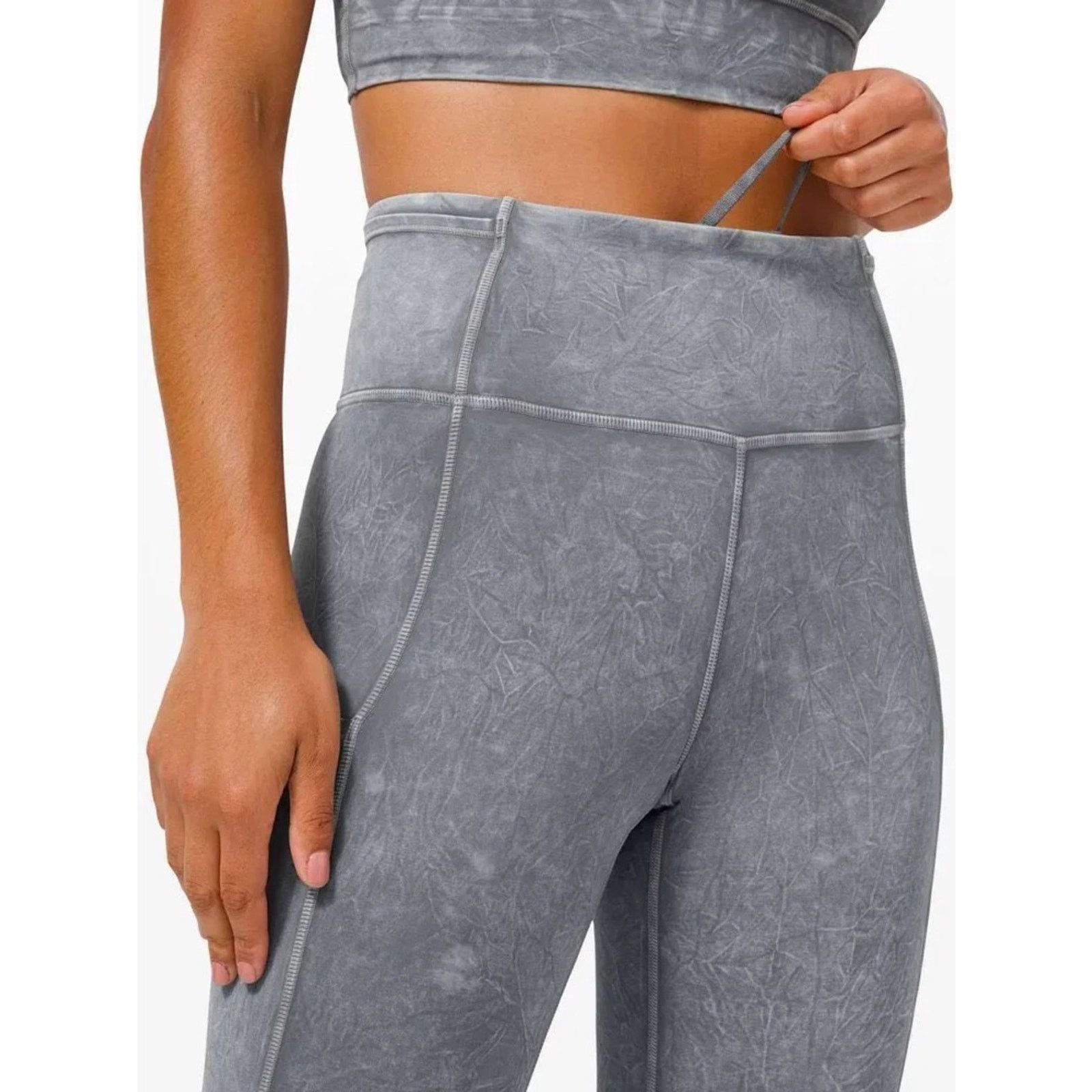 Lululemon Lululemon Fast & Free High-Rise Tights in a grey ice dye Size 27" / US 4 / IT 40 - 3 Thumbnail