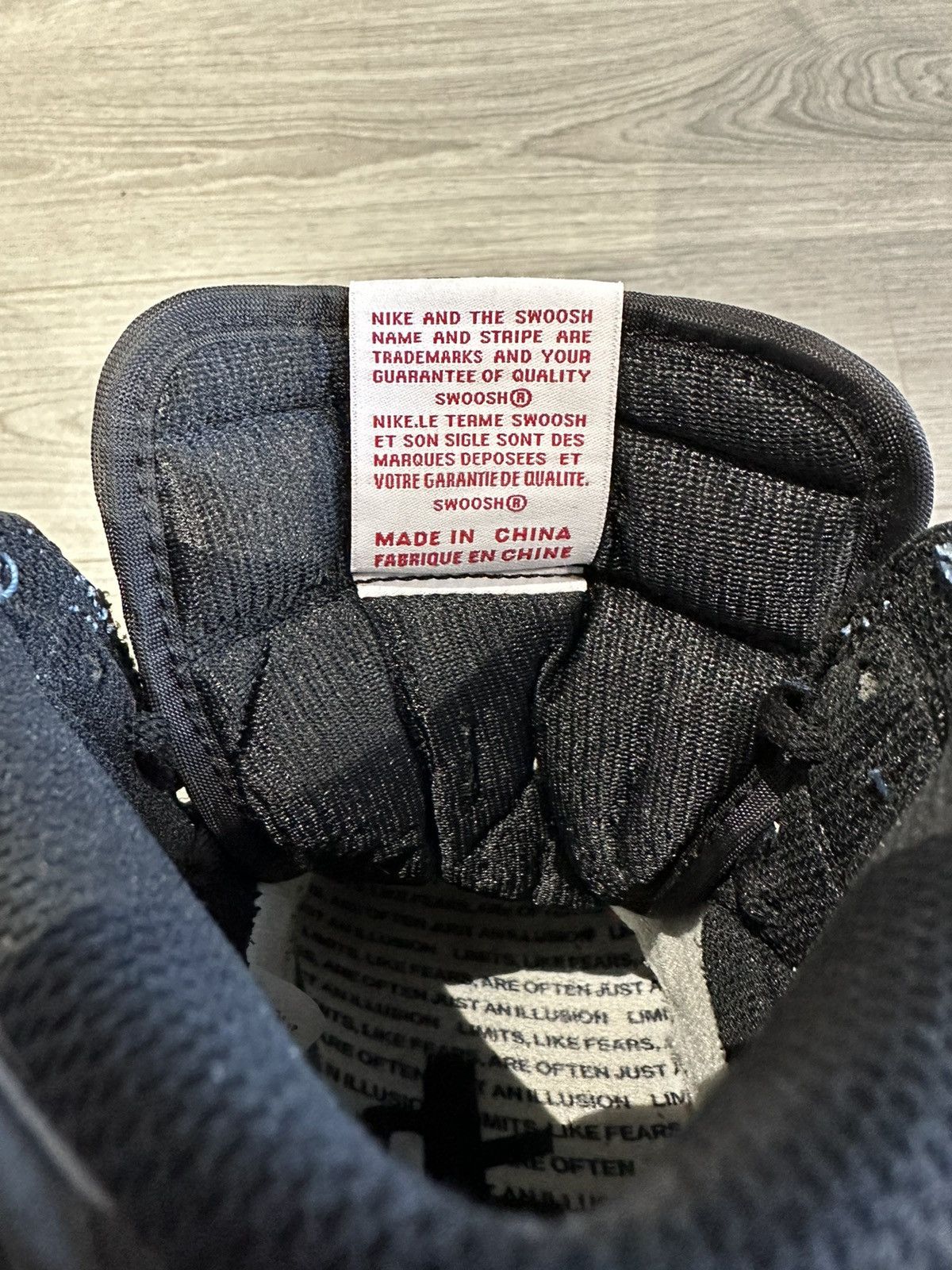 Nike Air Jordan 1 High 'Fearless' Size US 8 / EU 41 - 9 Thumbnail