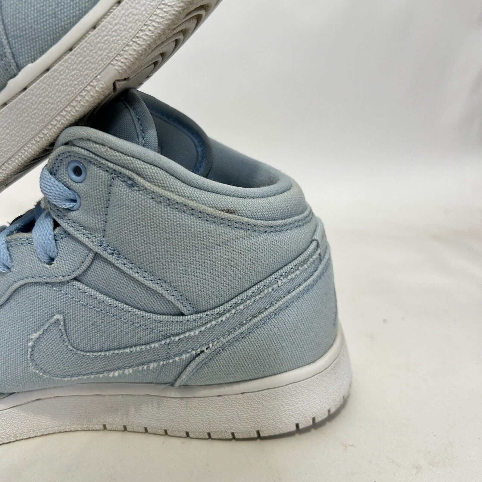 Nike Nike Air Jordan 1 Mid Retro BG “Easter Blue” Size US 8.5 / IT 38.5 - 9 Thumbnail
