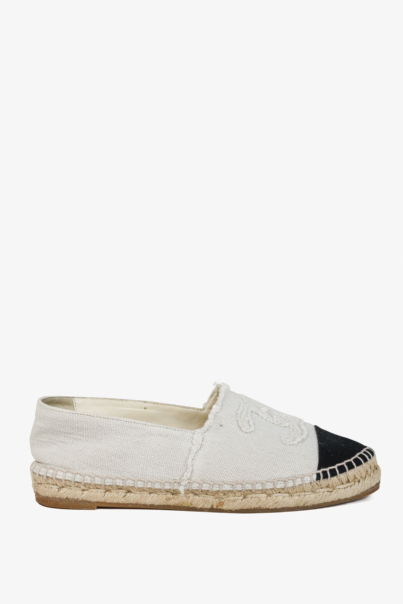 Chanel Chanel Fraying CC Espadrille Flats in White and Black Size US 7.5 / IT 37.5 - 2 Thumbnail