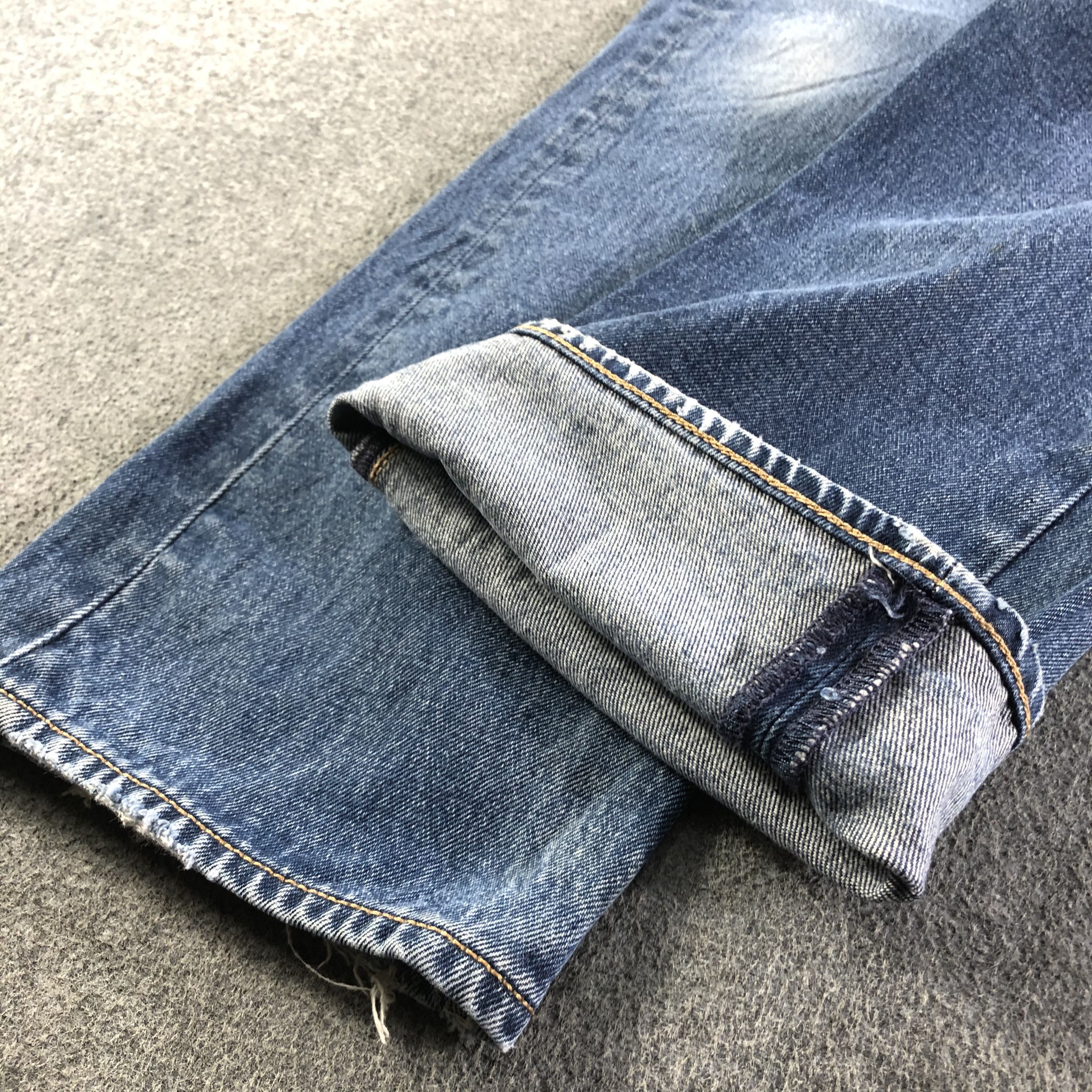Levi's Vintage Blue Wash Levis 501 Jeans-J3722 Size US 37 - 7 Thumbnail