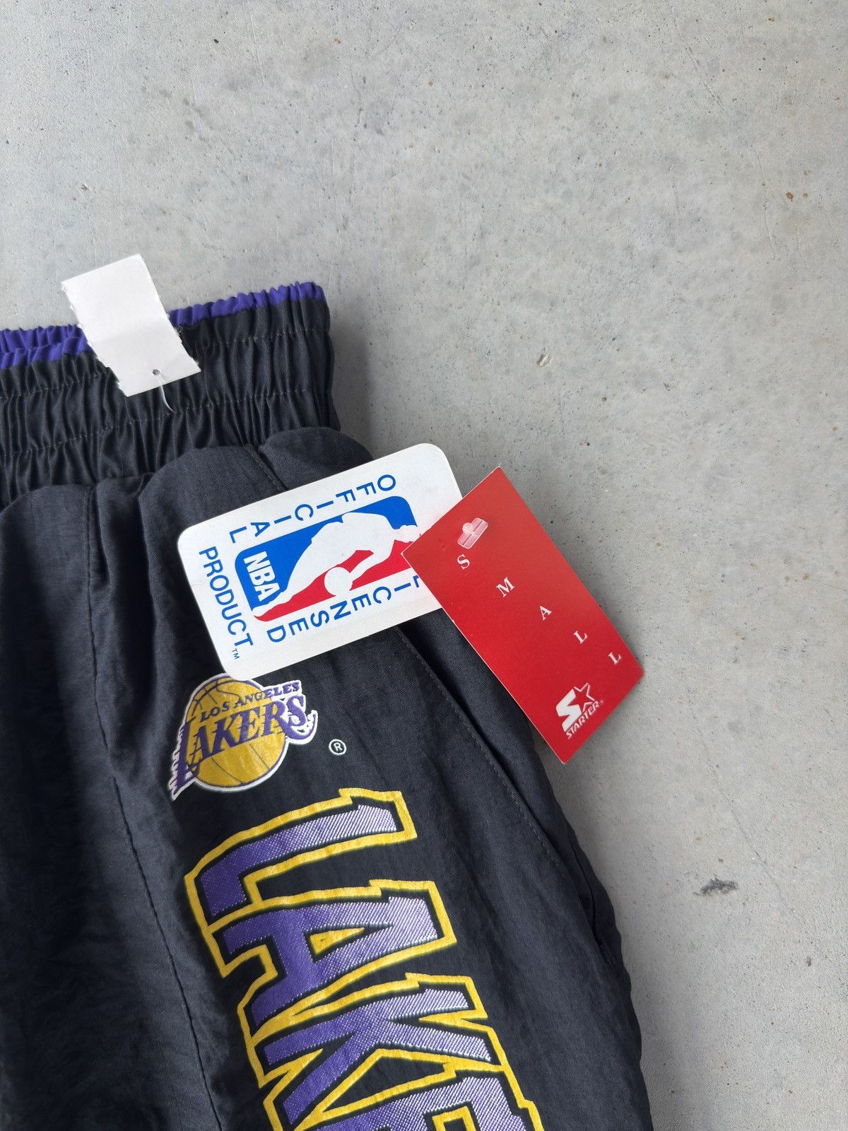 NBA Vintage 90s LA Lakers Starter Basketball Shorts Size US 26 / EU 42 - 5 Thumbnail