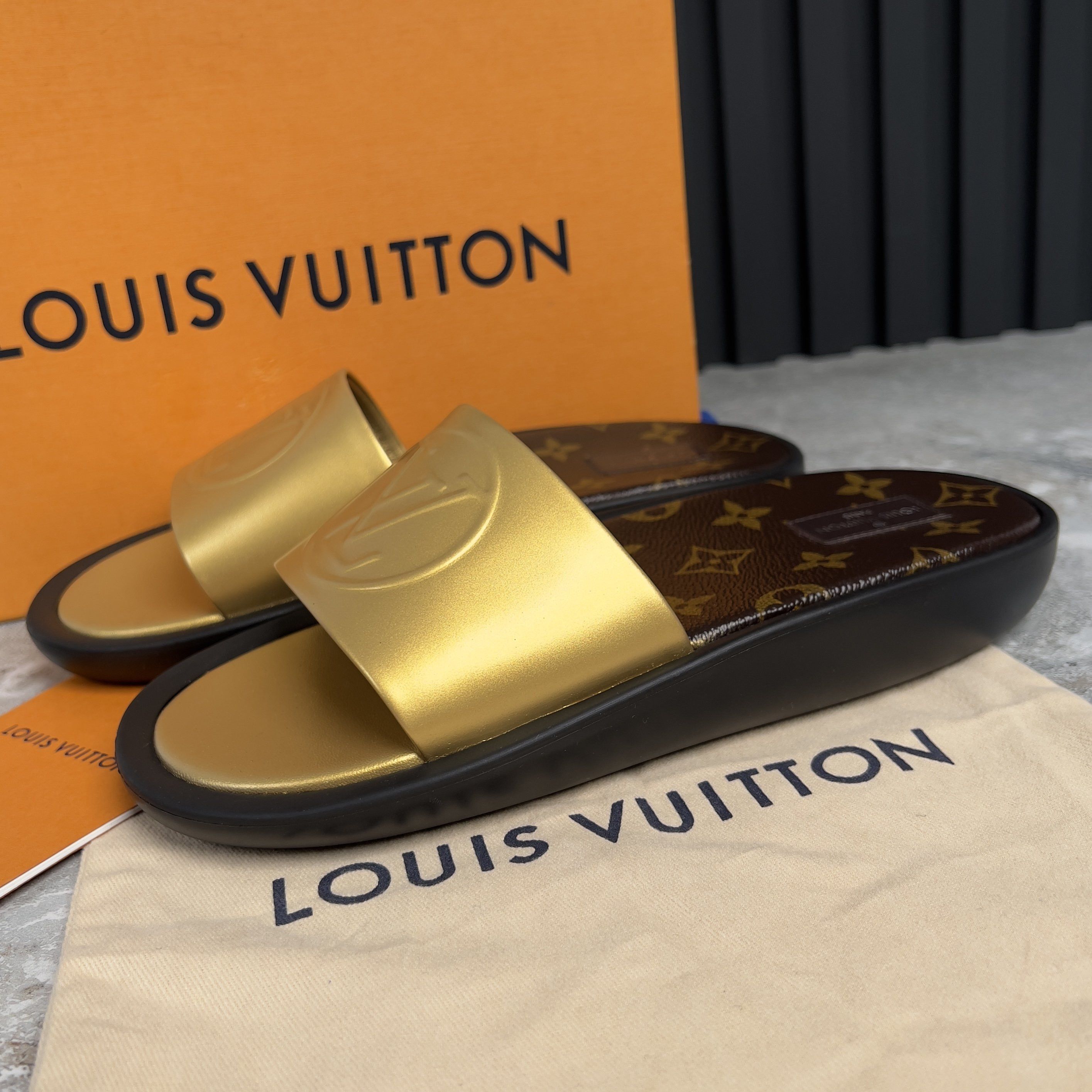 Louis Vuitton Sunbath Mules LV Monogram Size US 8 / IT 38 - 1 Thumbnail