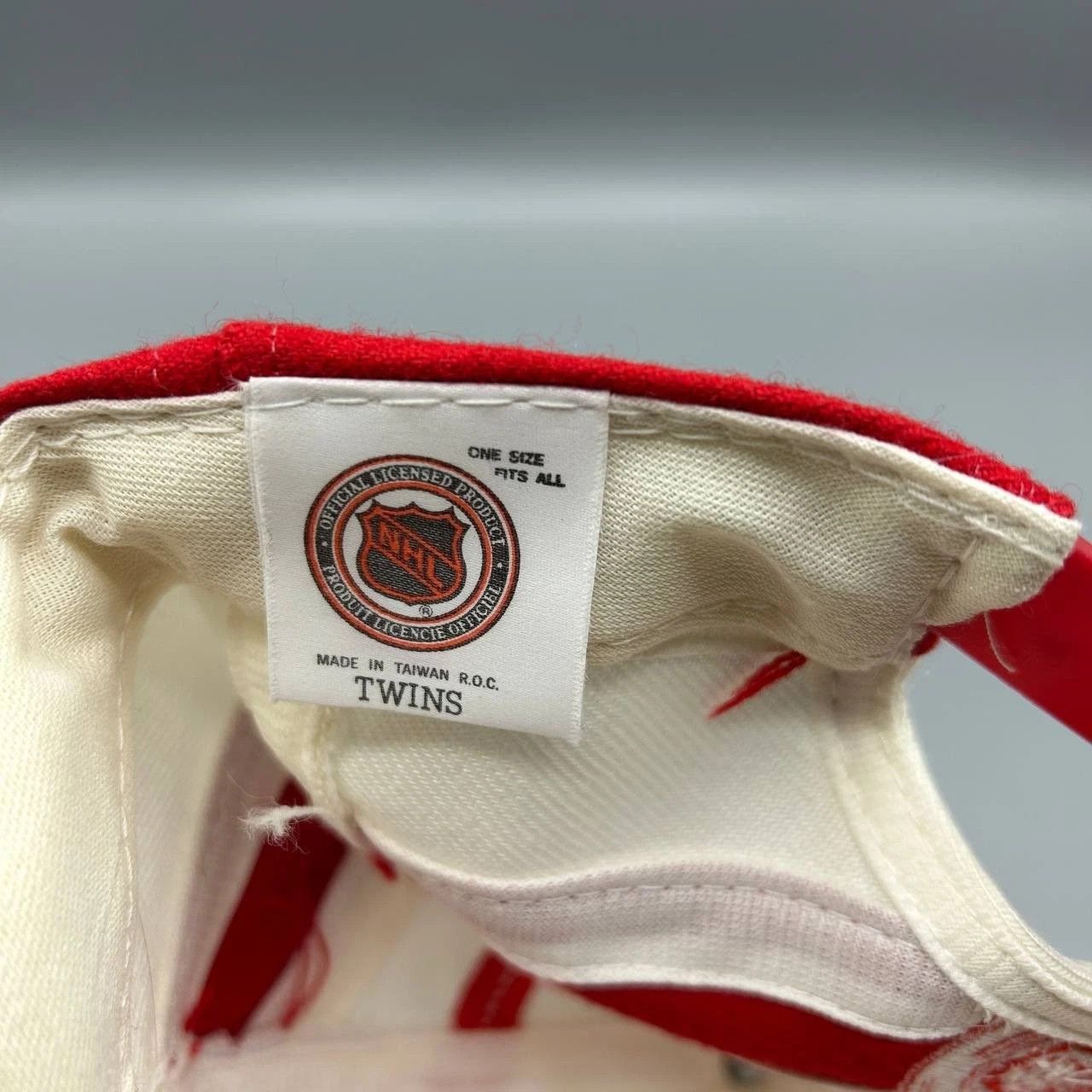 Twins Enterprise Inc. Vintage Detroit Red Wings Hat Men White NHL Snap Back Cap Size ONE SIZE - 6 Thumbnail