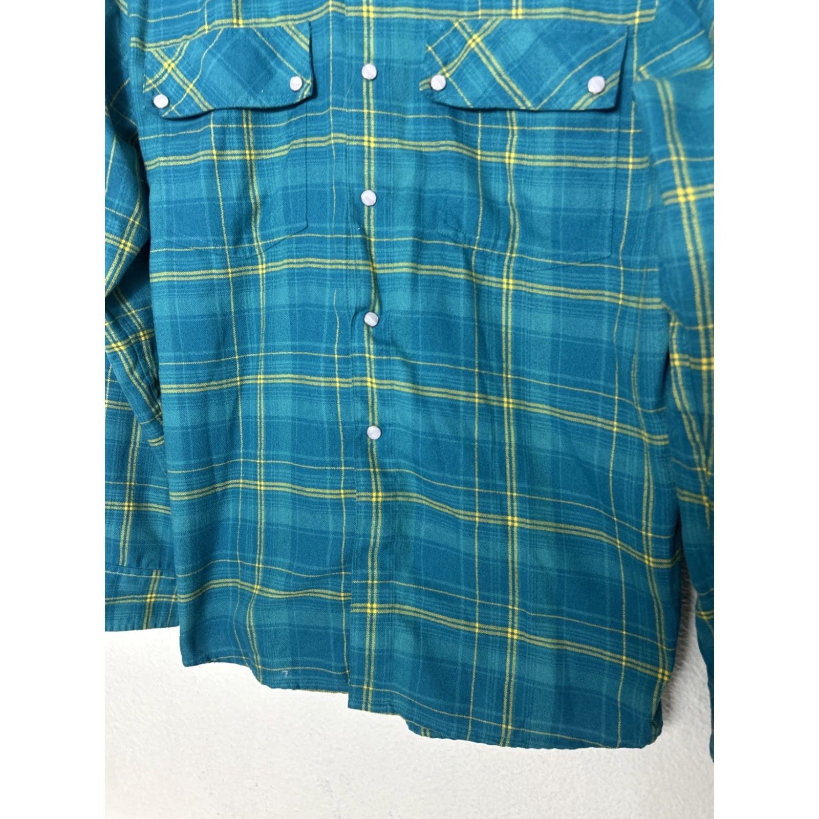 Vintage Redington Fly Fishing Mens Medium Green Plaid Pearl Snap Flannel Shirt User: Redington Fly Fishing Mens Medium Green Plaid Pearl Snap Flannel Shirt Size US M / EU 48-50 / 2 - 4 Thumbnail